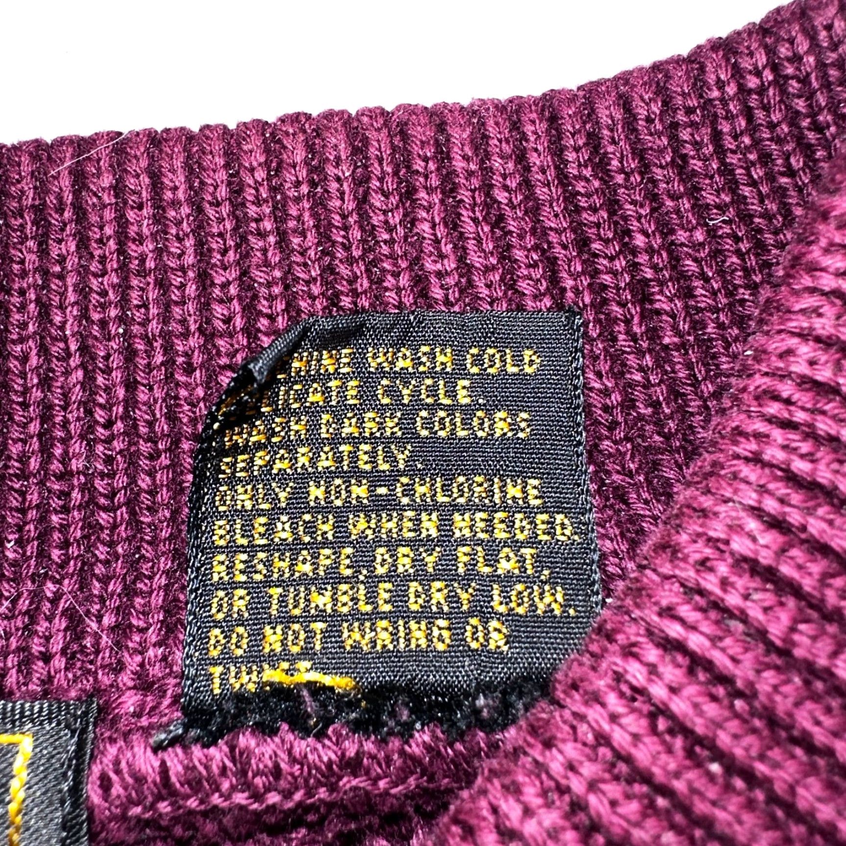 Eddie Bauer VINTAGE Eddie Bauer Sweater Large Maroon Knit Henley Pullover Outdoor 80s Mens Size US L / EU 52-54 / 3 - 4 Thumbnail