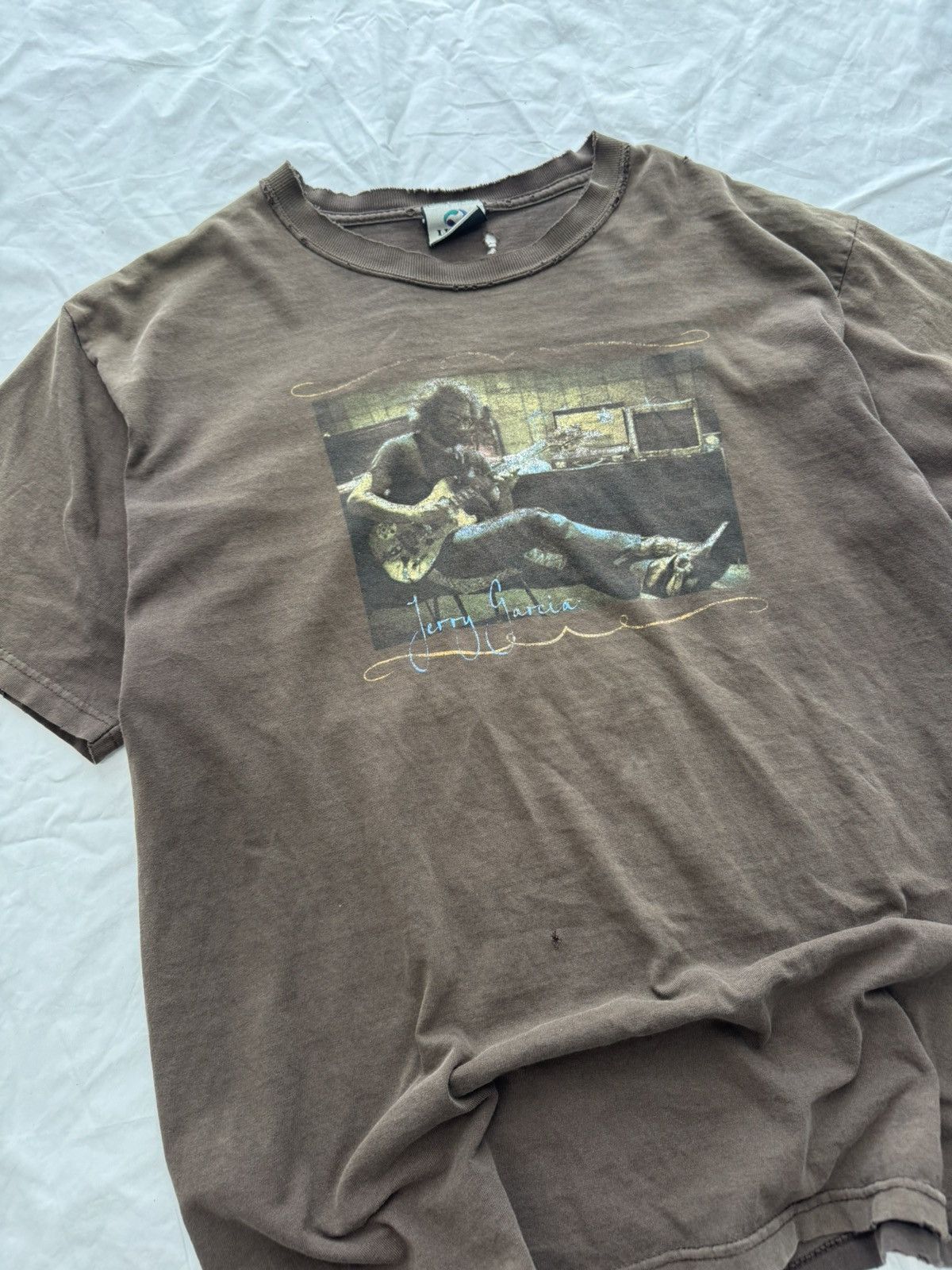 Band Tees Vintage Faded And Distressed ERD Style Jerry Garcia Tee Size US L / EU 52-54 / 3 - 3 Thumbnail