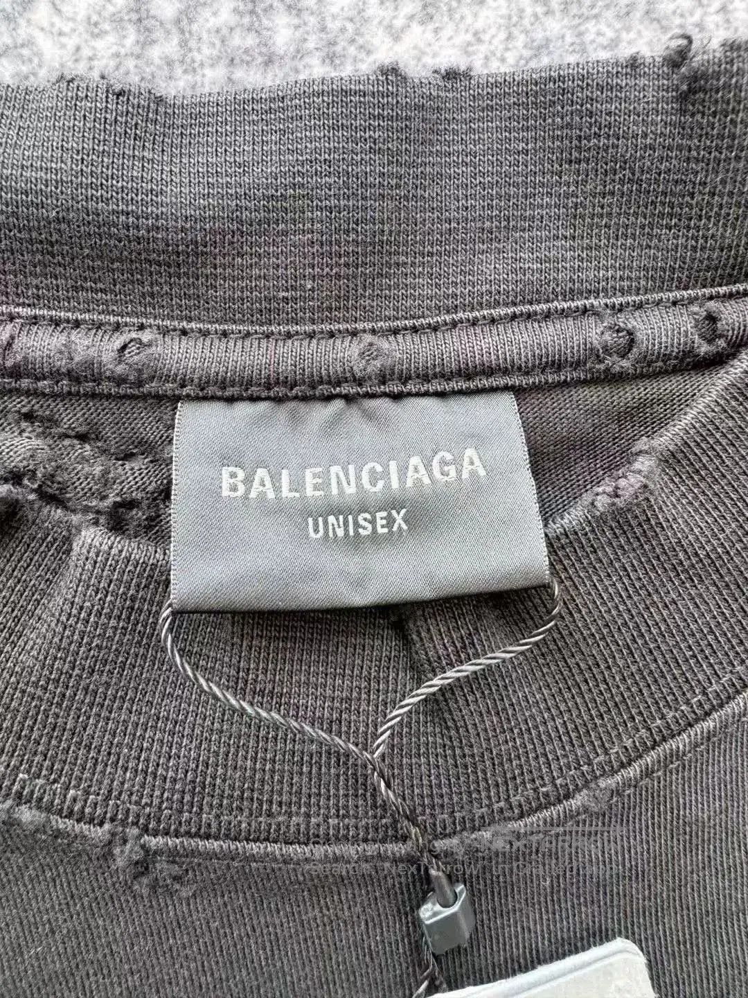 Balenciaga balenciaga black logo distressed short sleeve tee. Size US M / EU 48-50 / 2 - 3 Thumbnail