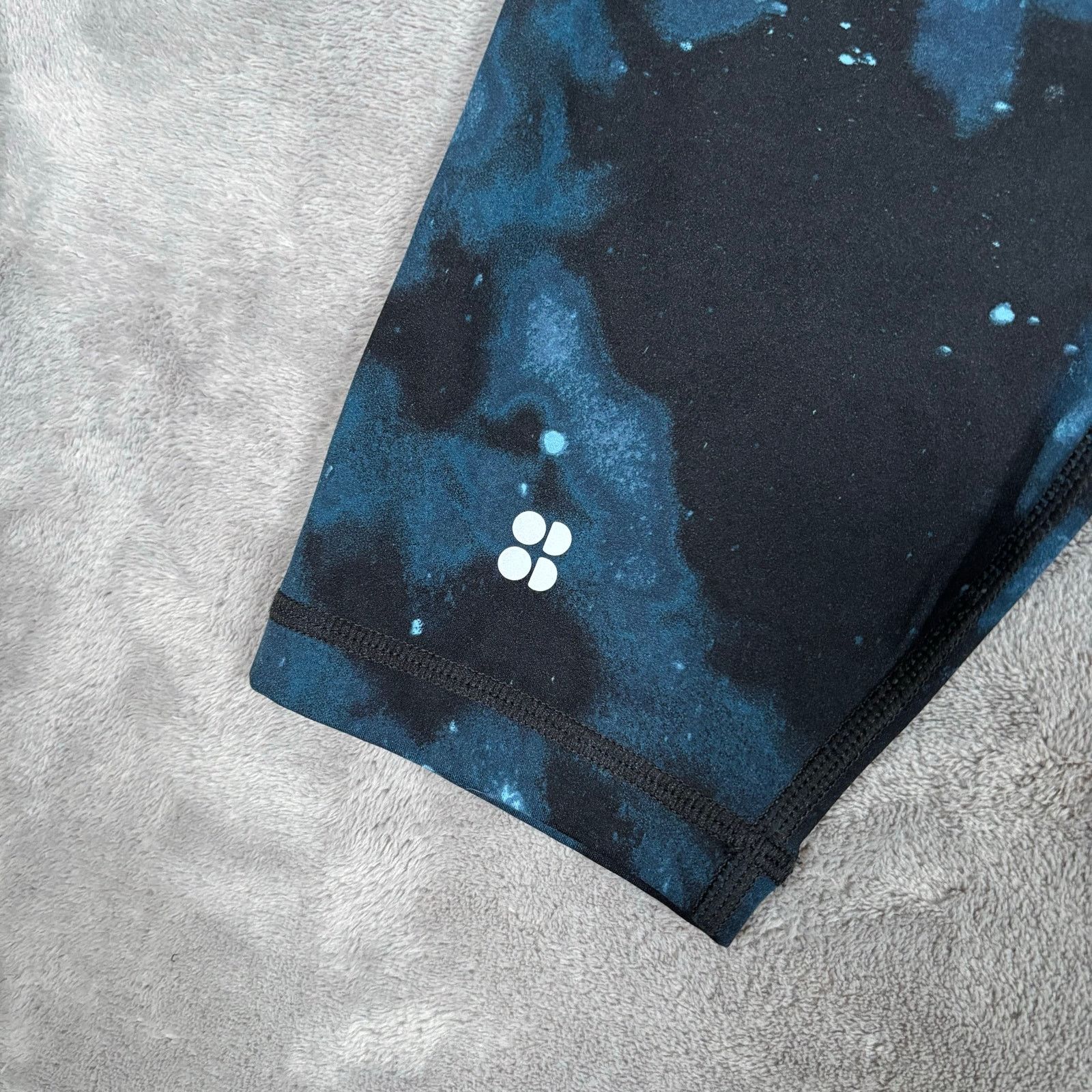 Sweaty Betty Sweaty Betty Power 7/8 Leggings Blue Galaxy Print XL (US 12) Size 34" / US 12 / IT 48 - 3 Thumbnail