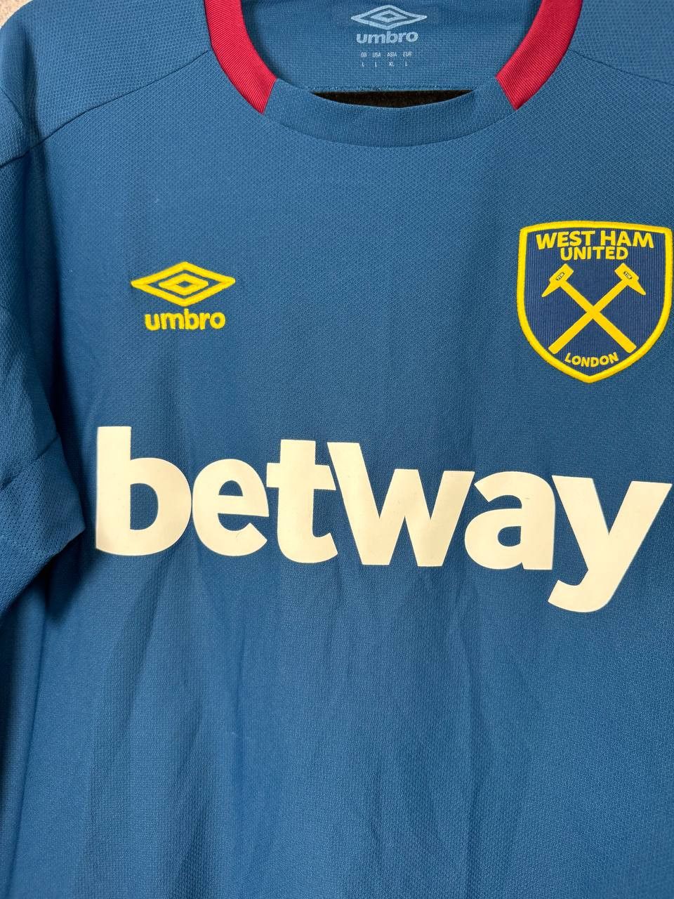 Umbro West Ham United 2018/19 Away Umbro Soccer Jersey Large Size US L / EU 52-54 / 3 - 6 Thumbnail