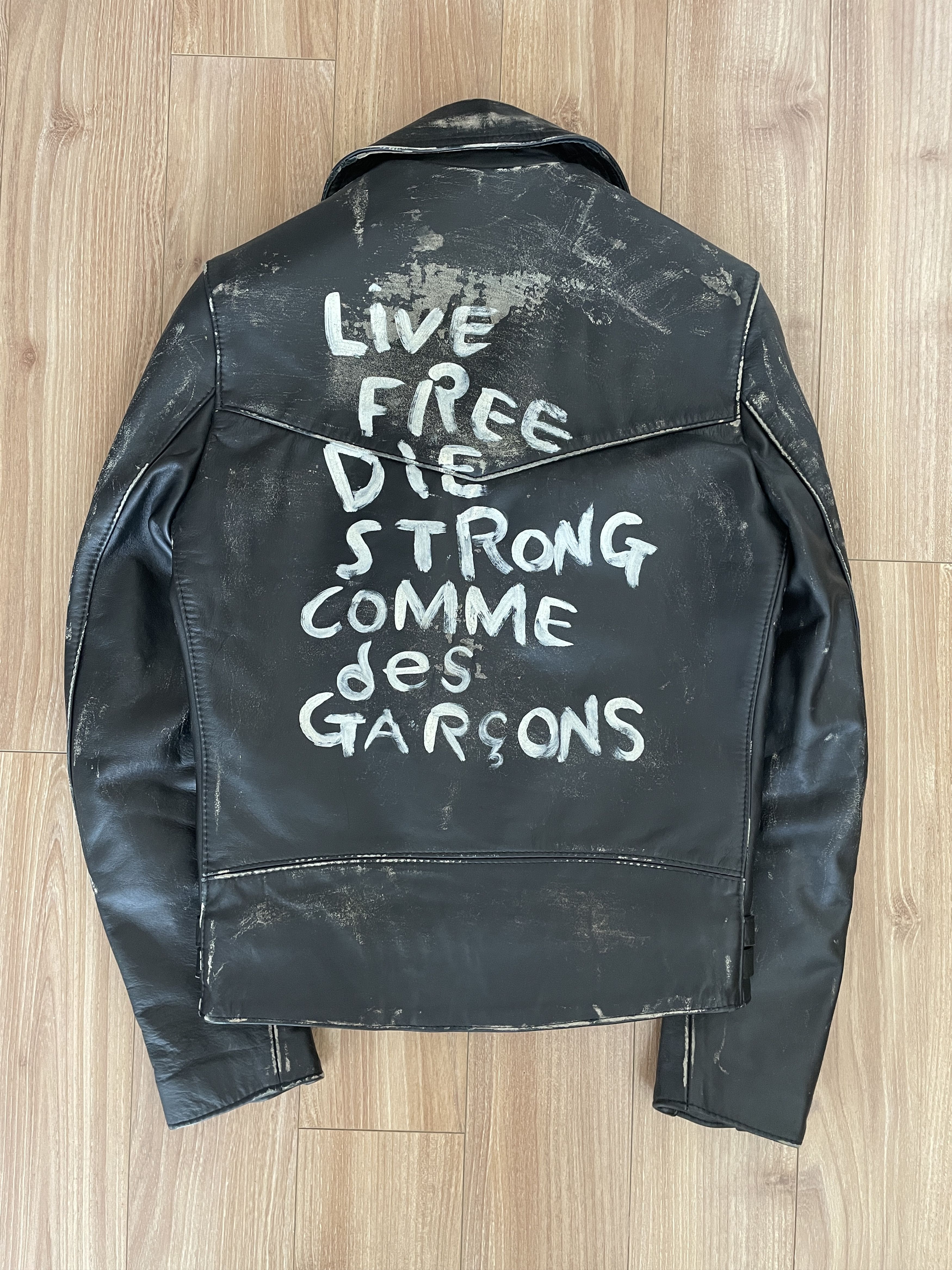 Comme des Garcons "Live Free Die Strong" Heavy Distress Leather Biker Jacket Size US S / EU 44-46 / 1 - 8 Thumbnail