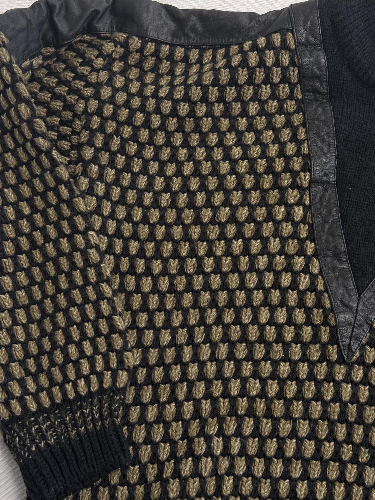 Venus 80s Honeycomb Mens Sweater Leather Power V-Neck Avenues - S Size US S / EU 44-46 / 1 - 3 Thumbnail