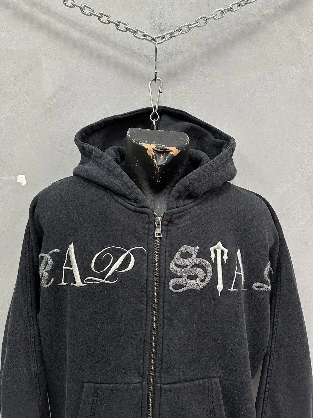 Vintage Vintage Trapstar Hoodie Faded Streetwear Y2k Oakley Style Size US S / EU 44-46 / 1 - 2 Thumbnail