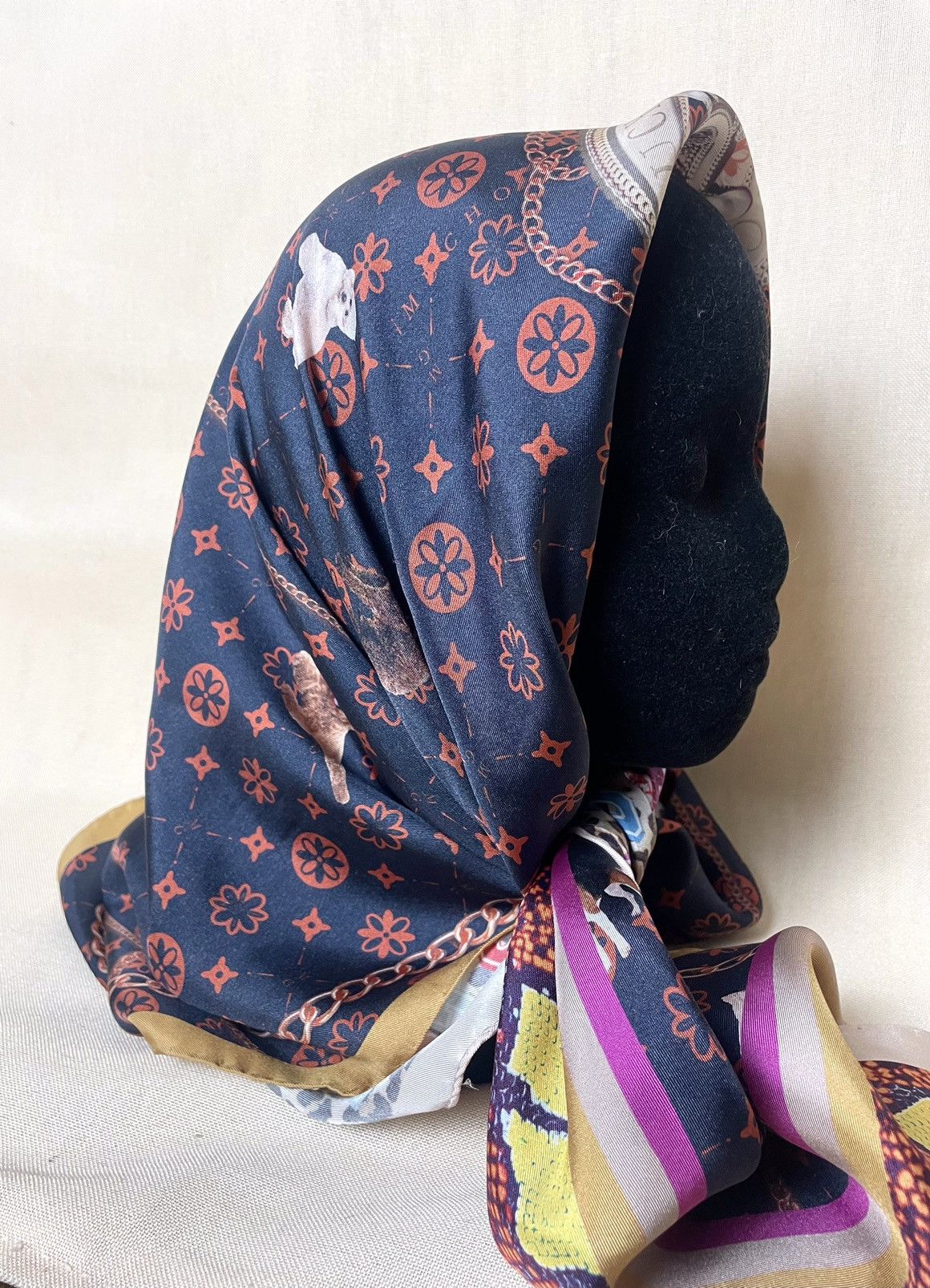 Vintage Mucho Gusto multicolour dog snakes leopard print silk scarf Size ONE SIZE - 15 Thumbnail