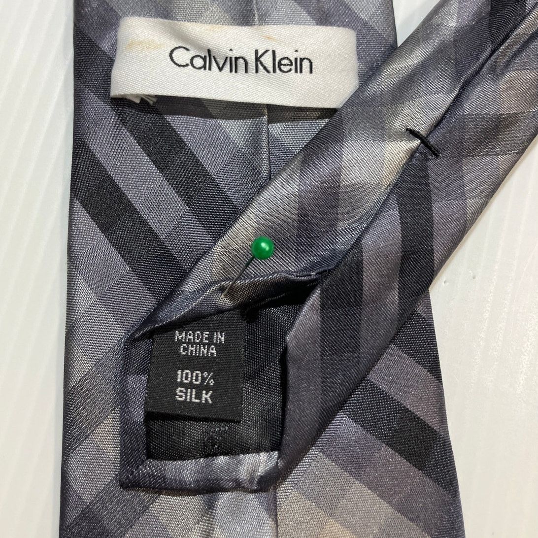 Calvin Klein Calvin Klein Gray Plaid Silk Wide Classic Men Necktie 59 ½” Size ONE SIZE - 3 Thumbnail