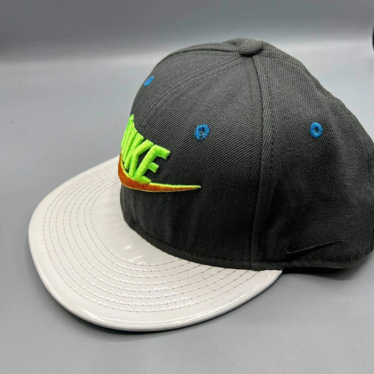 Nike Nike True Hat Men Black White Embroidered Snap Back Cap Size ONE SIZE - 3 Thumbnail