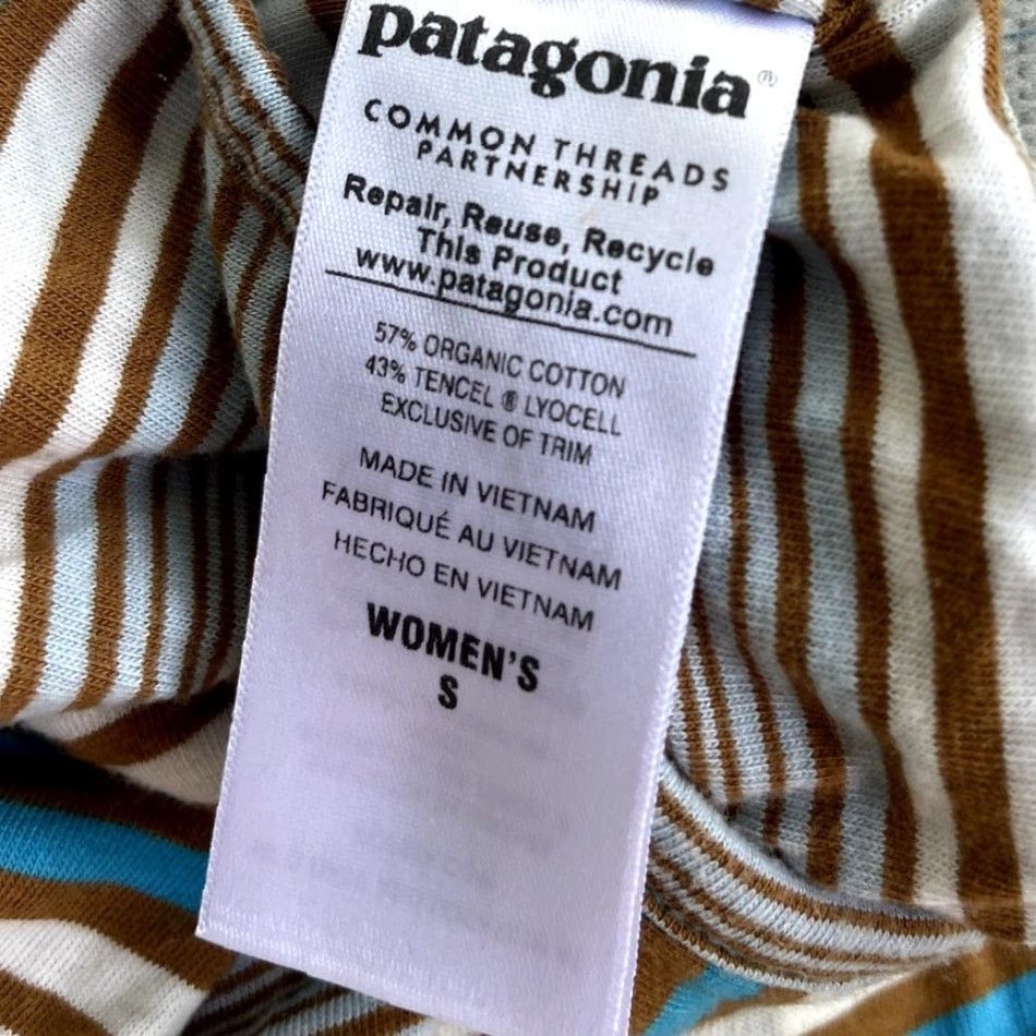 Patagonia VINTAGE Patagonia Geometric Spright Dress Small Outdoor Hiking Built in Bra Size S / US 4 / IT 40 - 5 Thumbnail