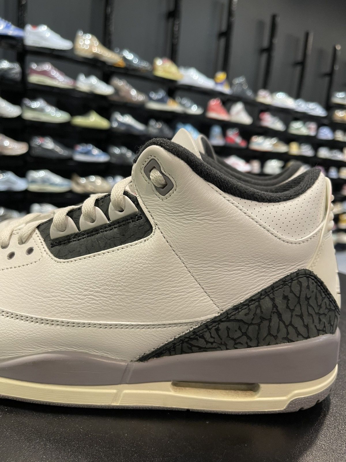 Jordan Brand Size 13 - Jordan 3 Retro Cement Grey Size US 13 / EU 46 - 5 Thumbnail