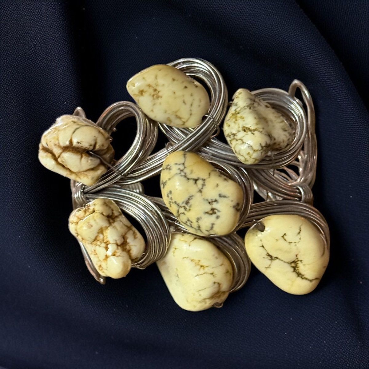 Other Chunky swirly yellow Howlite stones cuff bracelet Size ONE SIZE - 1 Thumbnail