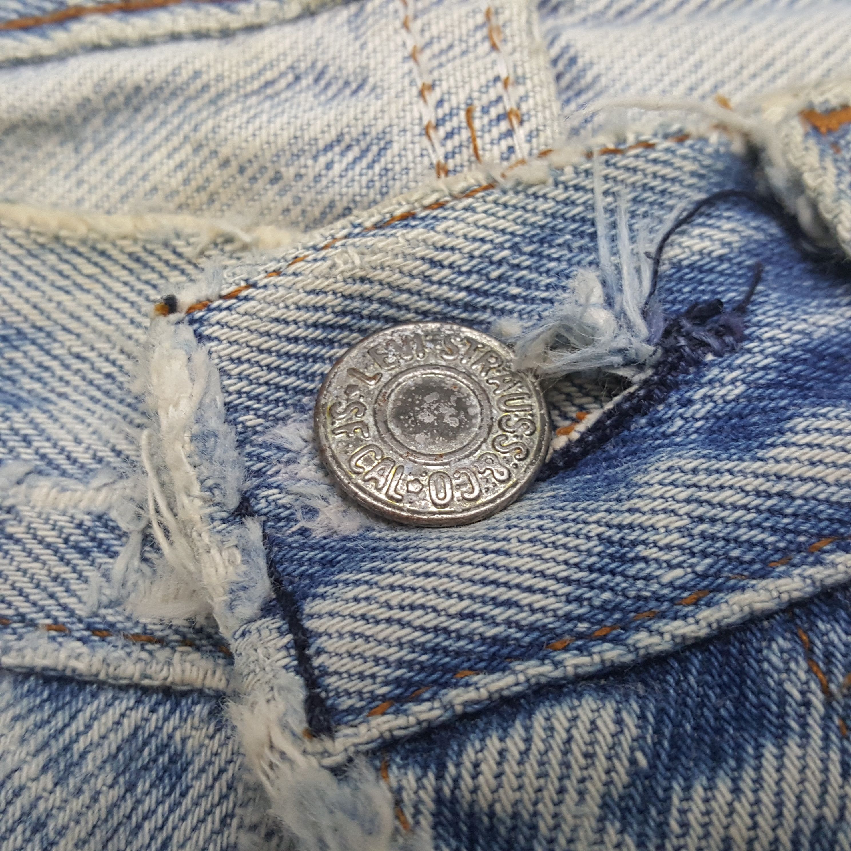 Levi's Vintage Levi's Kurt Cobain Style Distressed Jeans RR20 Size US 30 / EU 46 - 13 Thumbnail
