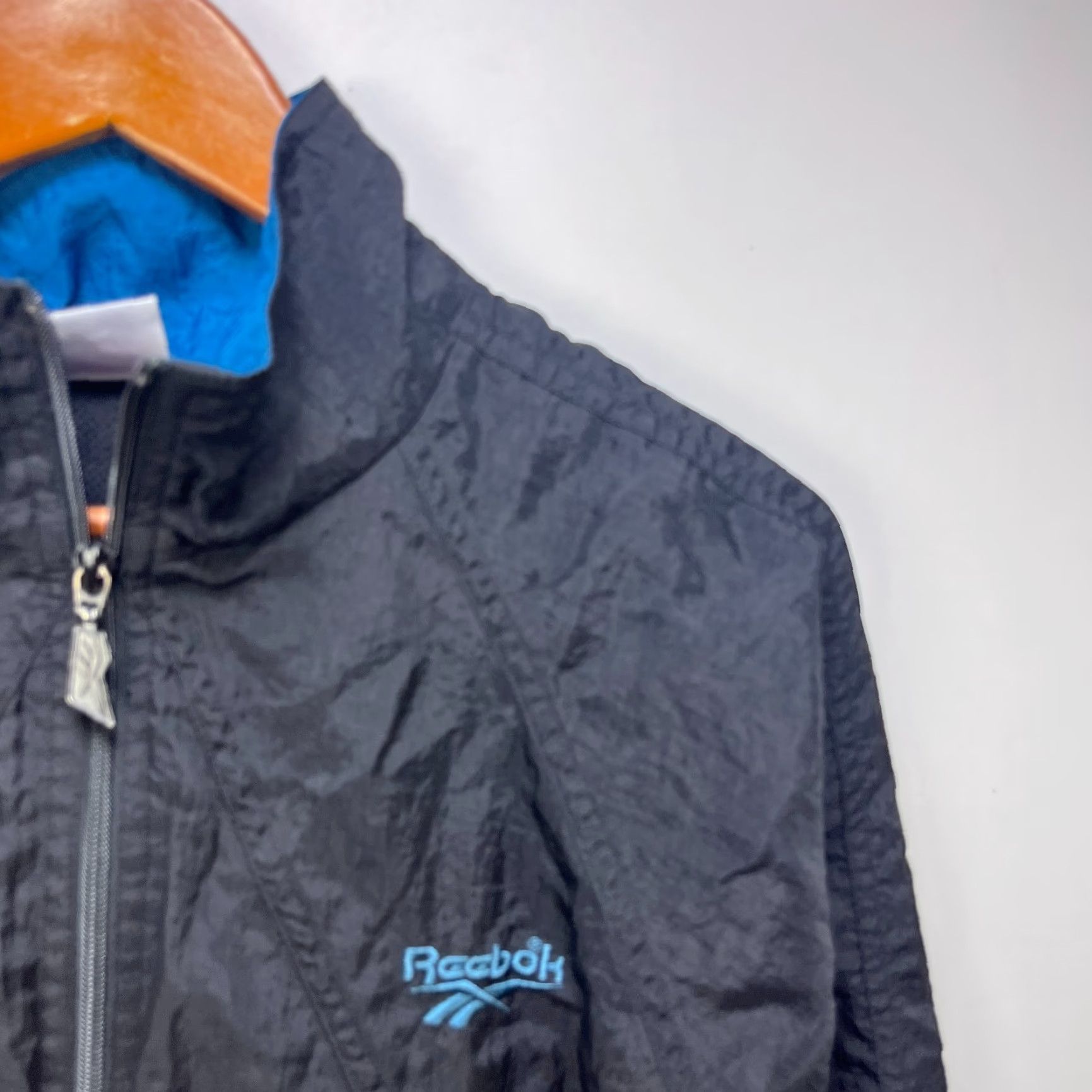 Reebok VINTAGE Reebok Windbreaker Jacket Mens L Black 90s Full Zip Hooded Windbreaker Jacket 90s Size US L / EU 52-54 / 3 - 2 Thumbnail