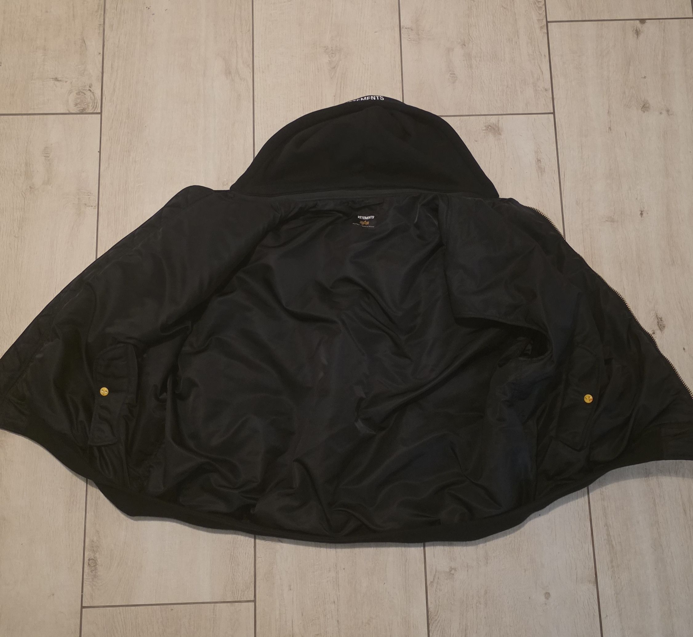 Alpha Industries × Vetements Vetements x Alpha Industries 2018 Reversible Bomber Vest Size US S / EU 44-46 / 1 - 10 Thumbnail