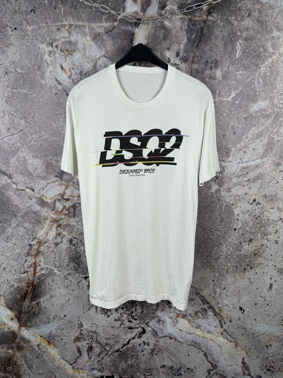 Dsquared2 Dsquared2 “DSQ2” Graphic Logo T-Shirt – White Size XL Size US XL / EU 56 / 4 - 1 Thumbnail