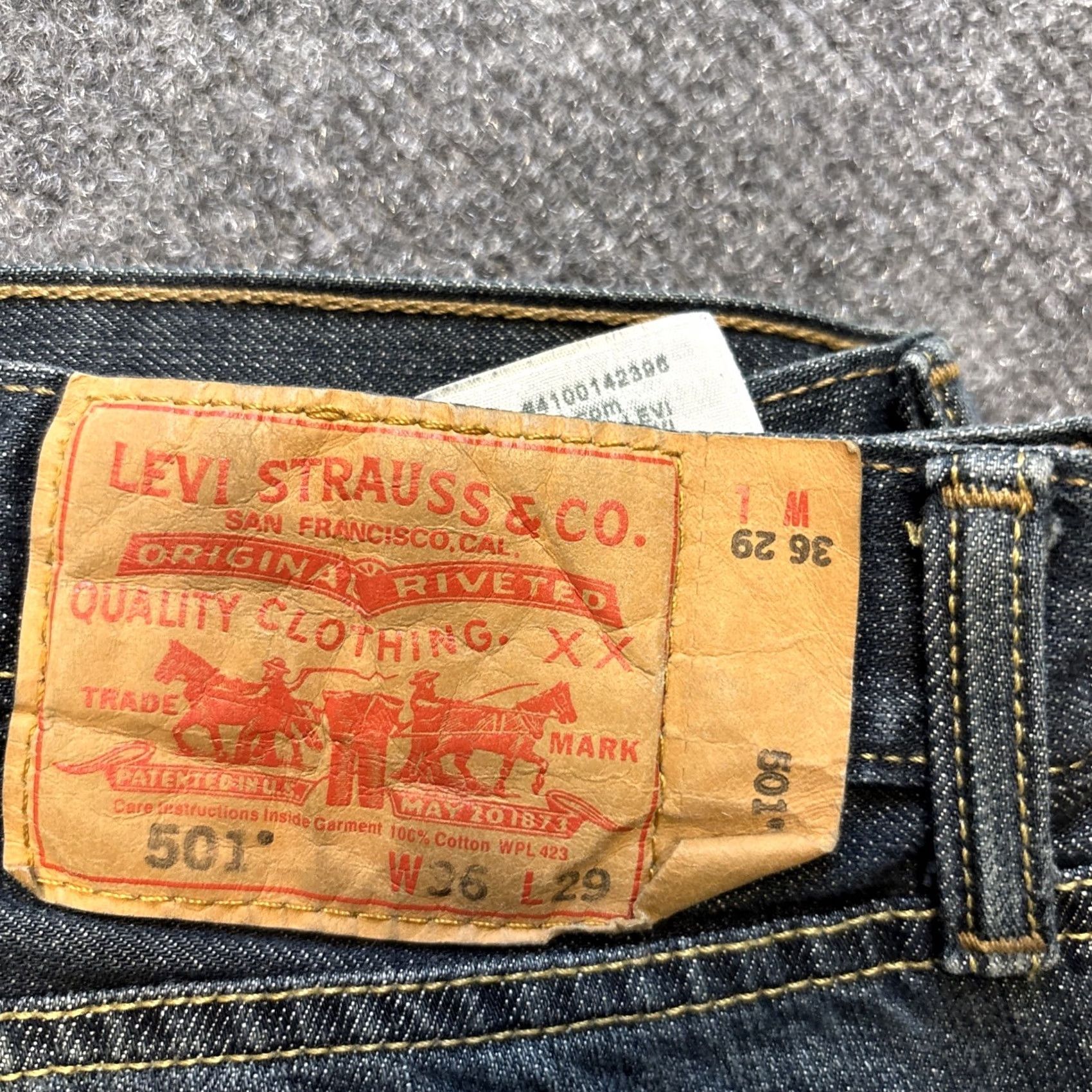 Levi's Levi’s 501 Jeans 36 X 29 Dark Blue Denim Button Fly Straight Men Regular Size: 36 Inseam 29 Size US 36 / EU 52 - 2 Thumbnail