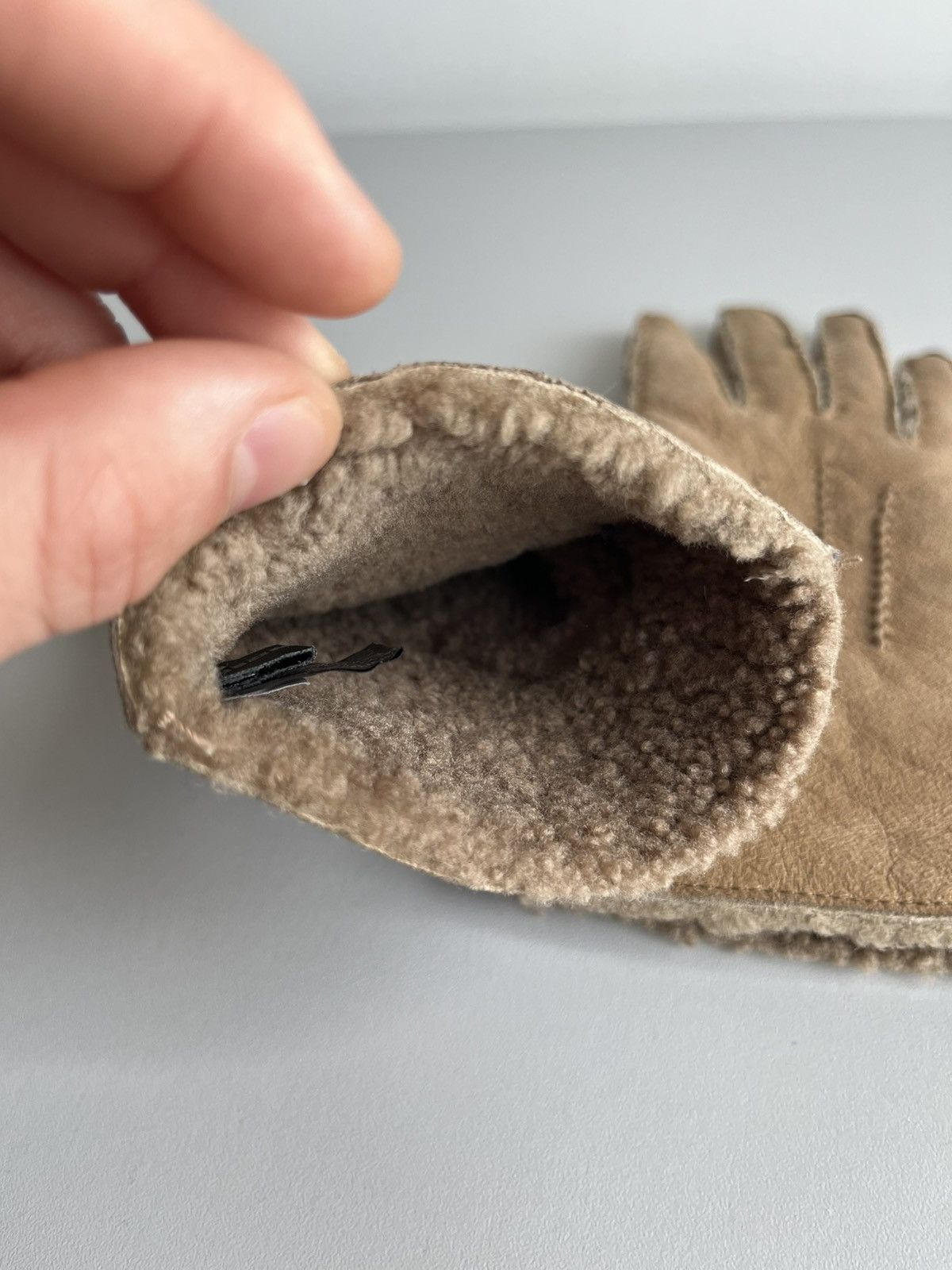 Jil Sander Archive Jil Sander AW05 hand stitched shearling gloves Size 28 - 8 Thumbnail