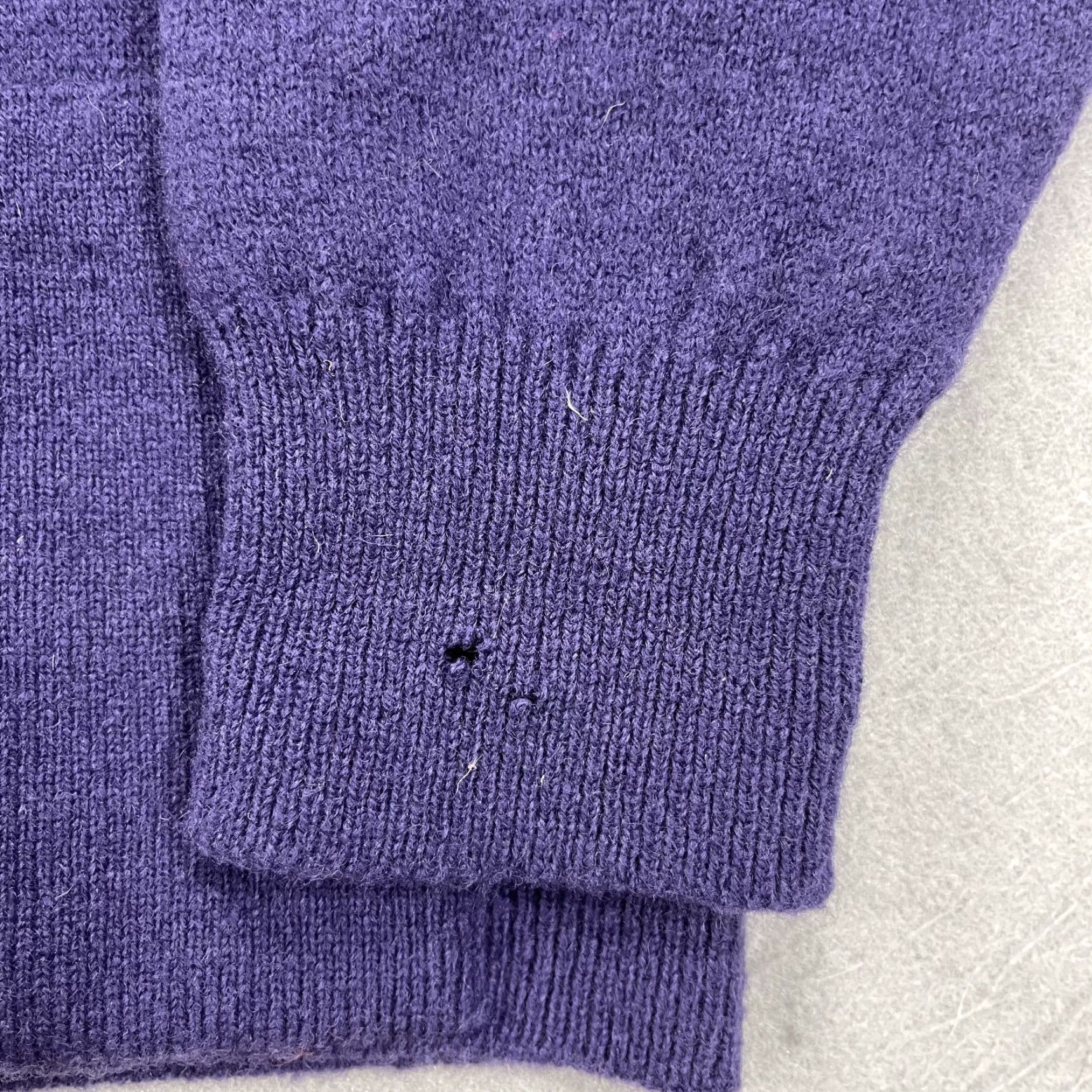 Vintage VINTAGE Murray Brothers Cardigan Sweater Womens 38 Purple Wool Scotland Mens Womens Girls Boys Size M / US 6-8 / IT 42-44 - 4 Thumbnail