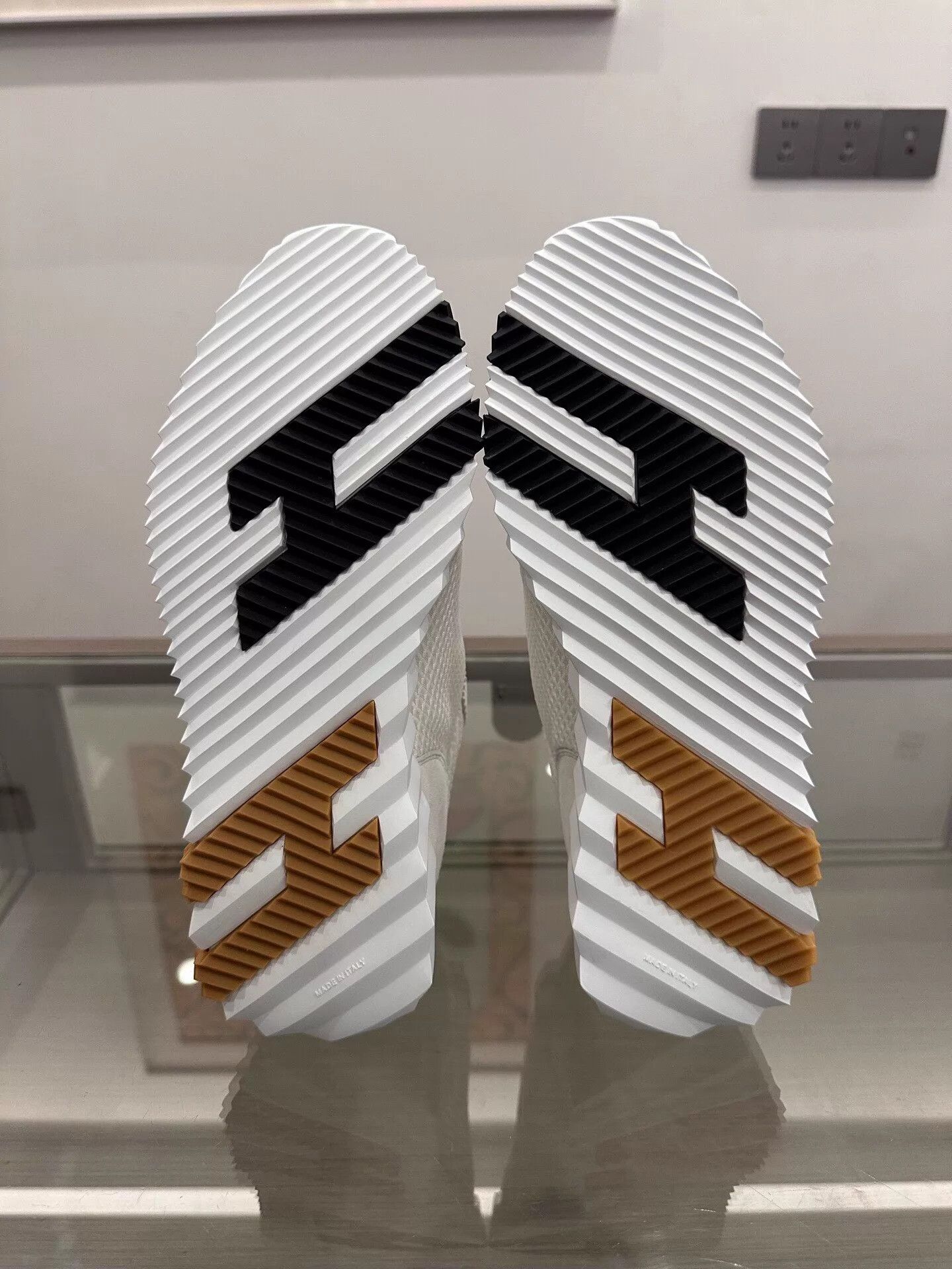 Hermes New Hermes Bouncing White Side H Logo Sneakers 39 Size US 8.5 / IT 38.5 - 6 Thumbnail