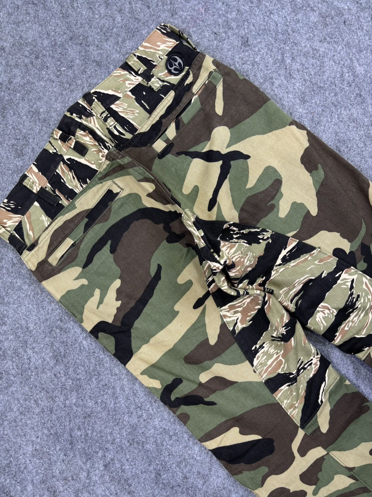 Yohji Yamamoto Yohji Yamamoto TigerStripe Woodland Patchwork Pant F709 Size US 30 / EU 46 - 16 Thumbnail