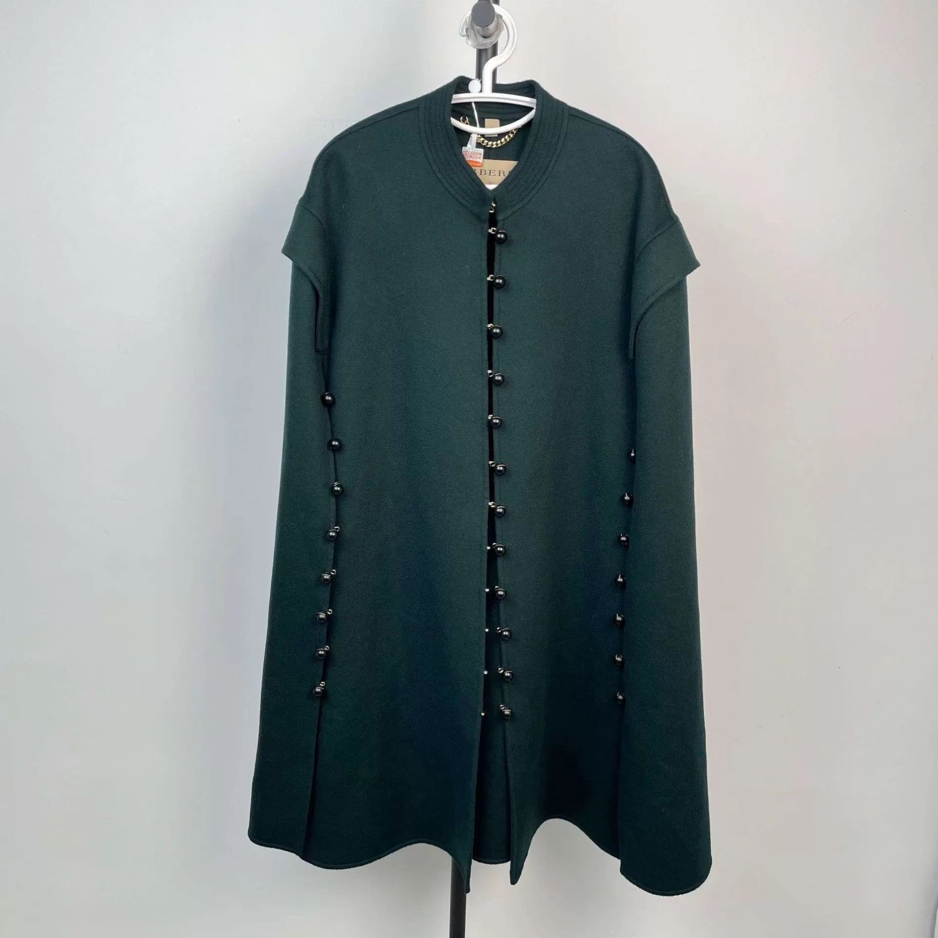 Burberry Burberry Cashmere Cape Green M Size M / US 6-8 / IT 42-44 - 1 Thumbnail