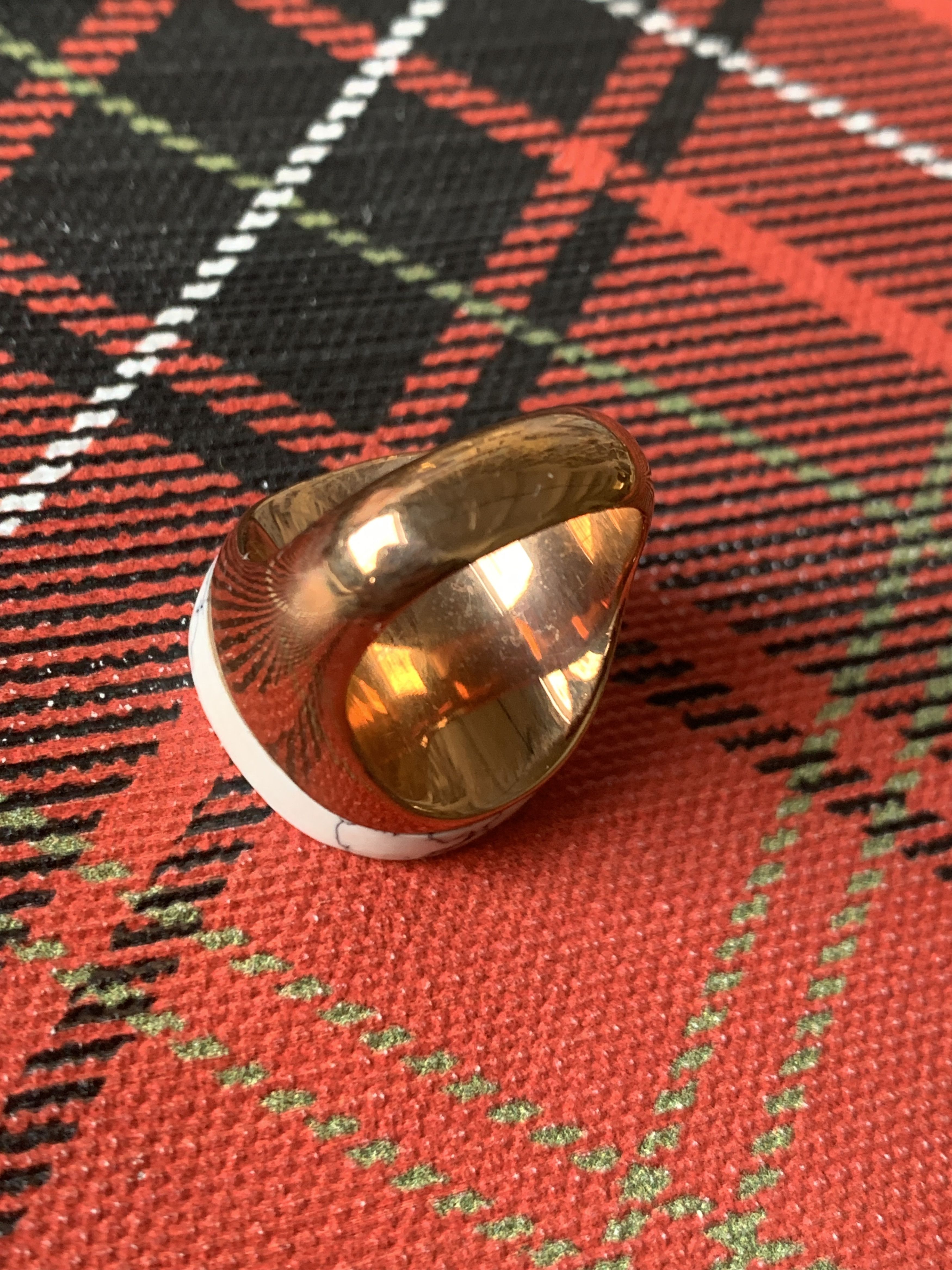 Vivienne Westwood Huge Brand New Marble Signet Ring w/ Engraving and Gold Size ONE SIZE - 4 Thumbnail
