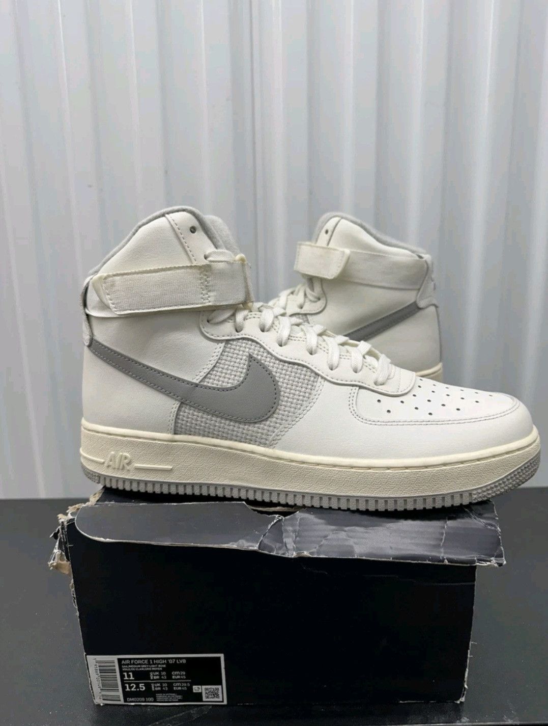 Nike Nike Air Force 1 High 07 LV8 Sail Medium Grey Size 11 Men Size US 11 / EU 44 - 1 Thumbnail
