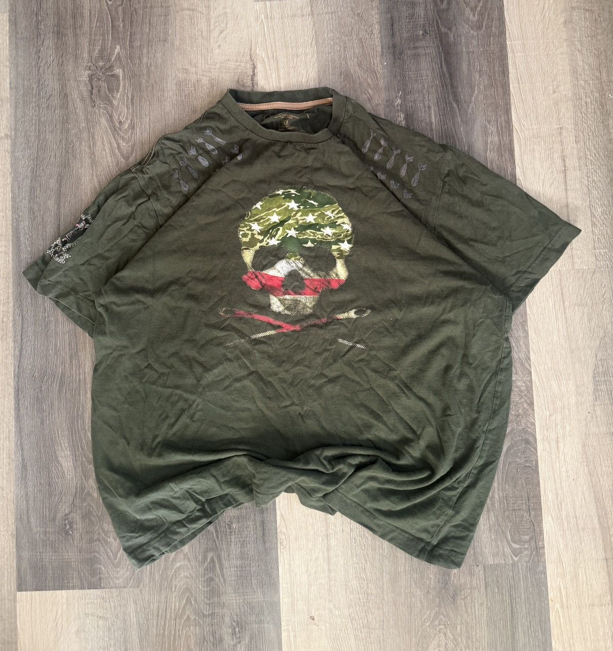 Japanese Brand × Vintage Y2K Skull Shirt Streetwear Vintage Military Camo Graphic T Size US XL / EU 56 / 4 - 1 Thumbnail