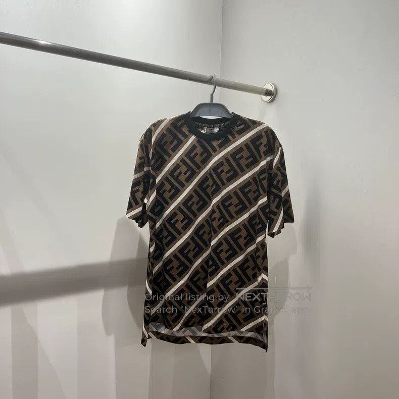 Fendi Fendi Color-Blocked Full Print Logo Printed Short Sleeve T Size S / US 4 / IT 40 - 1 Thumbnail