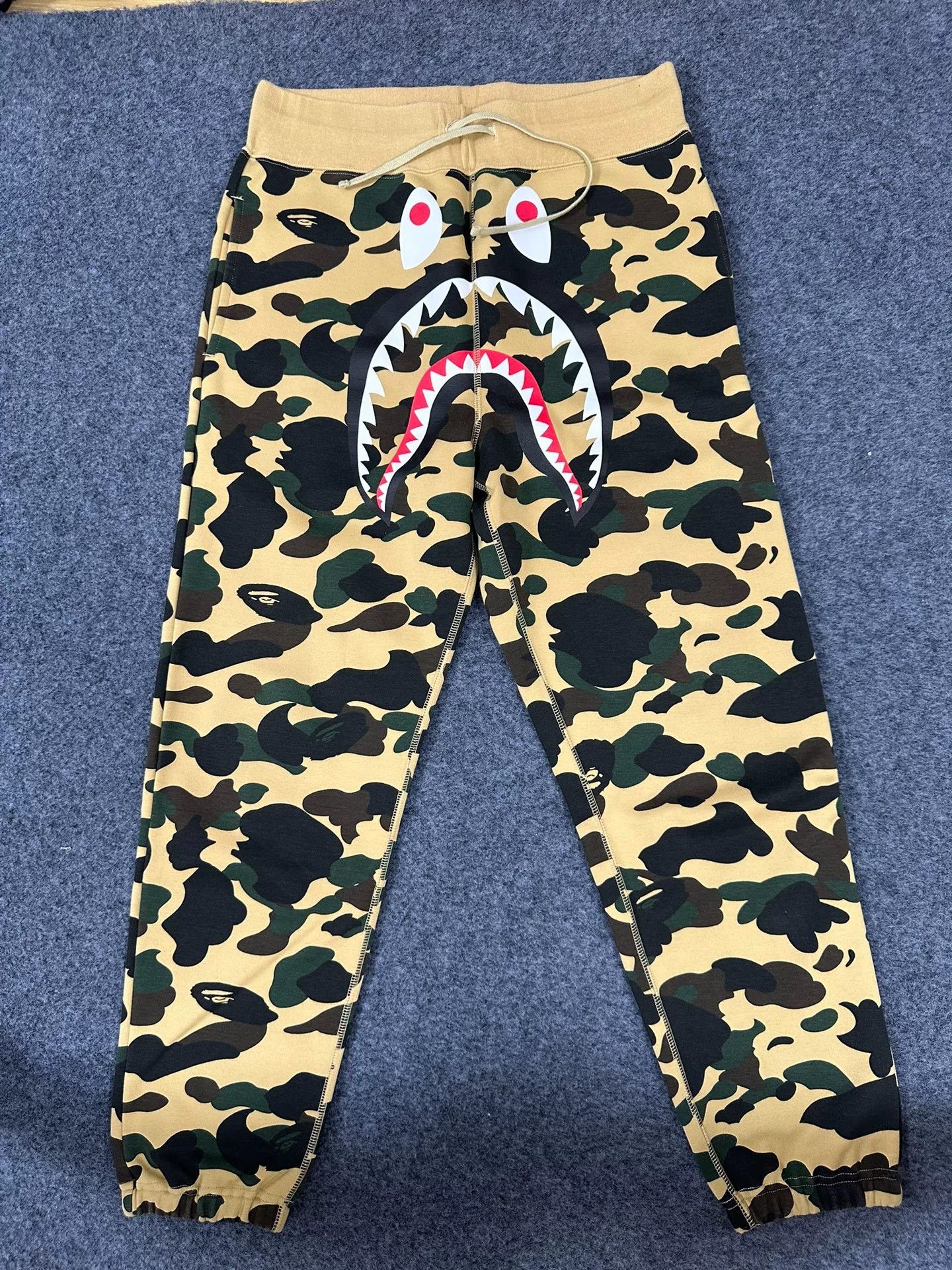 Bape Bape Multi Shark Pants Casual Designer Size US 32 / EU 48 - 1 Thumbnail
