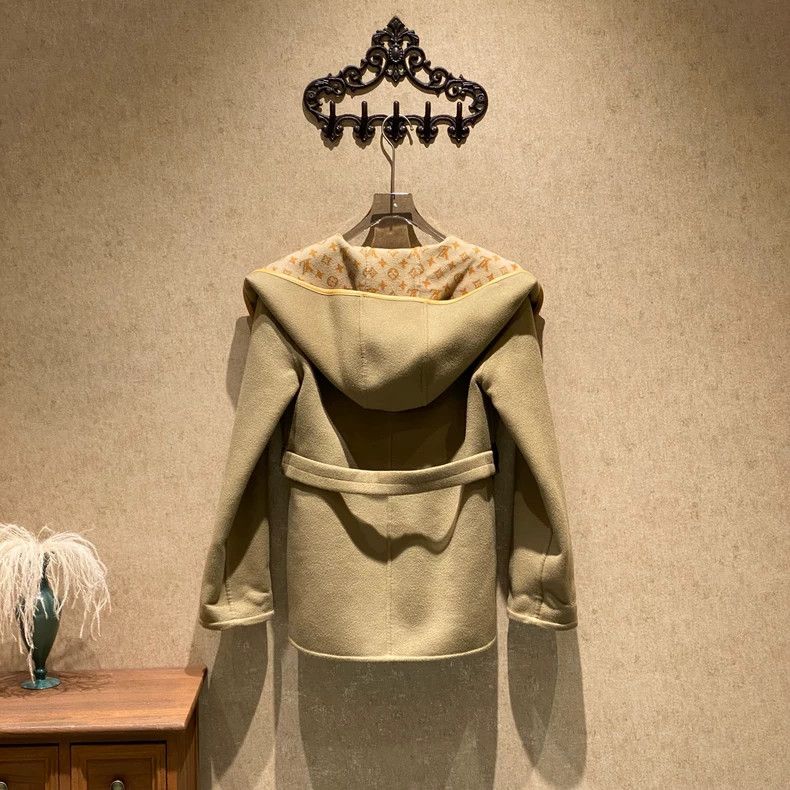 Louis Vuitton Louis Vuitton Camel presbyopic full print bathrobe coat Size 4XL / US 24-26 - 2 Thumbnail