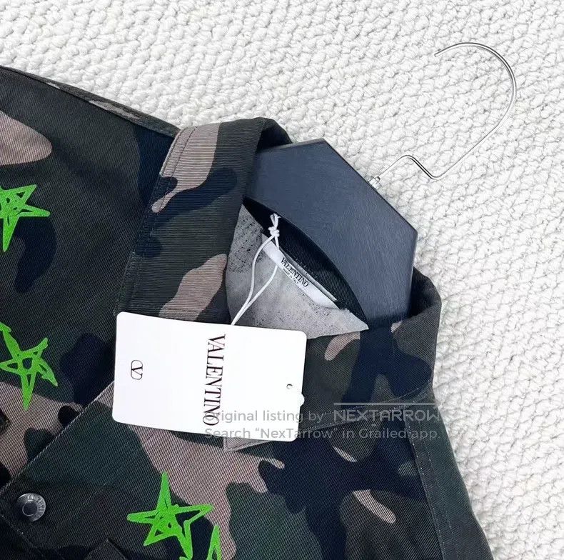 Valentino Valentino Camouflage five-star patch pocket heavy work emb Size US S / EU 44-46 / 1 - 3 Thumbnail
