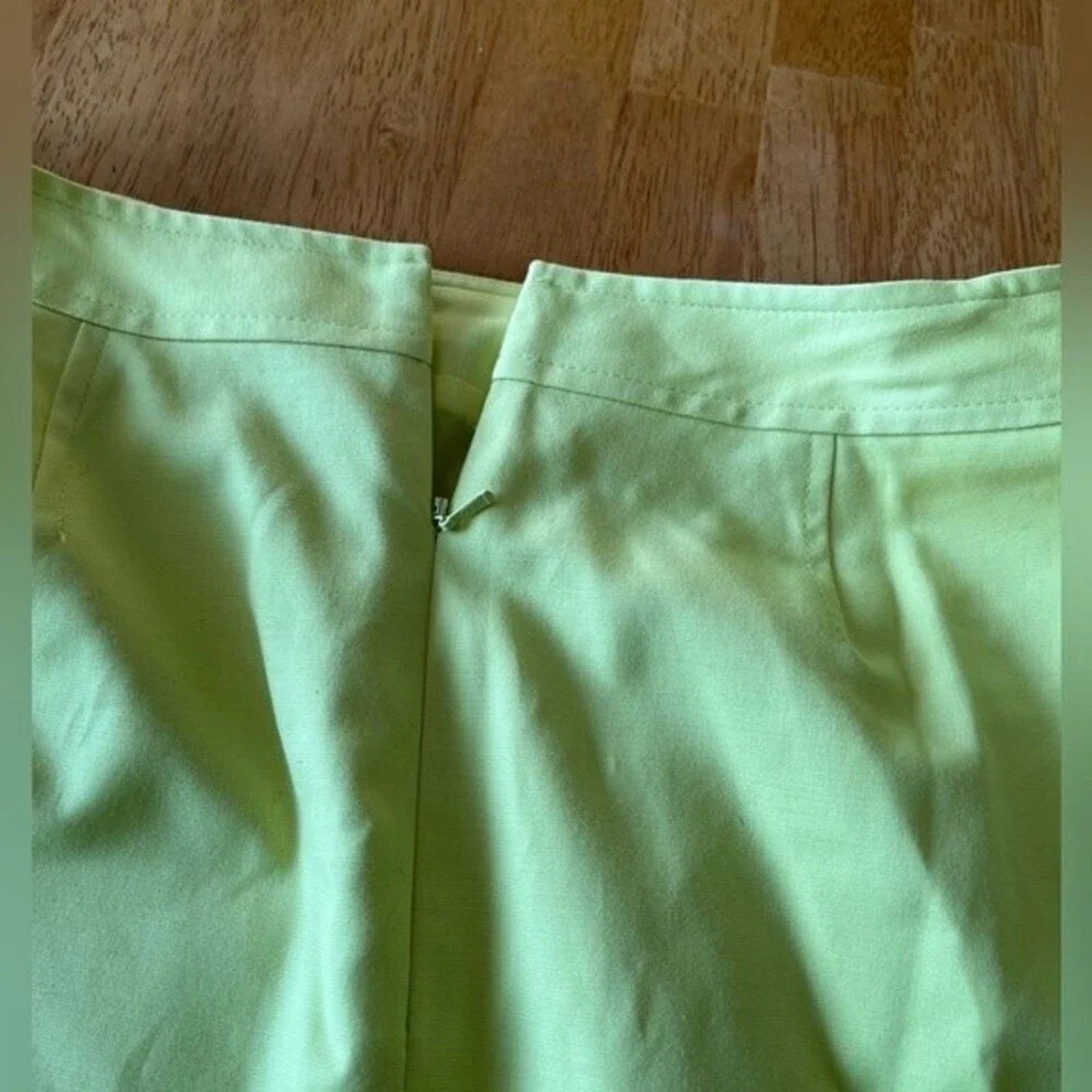 The Unbranded Brand Halogen chartreuse mini skirt, size 2. Size 26" / US 2 / IT 38 - 3 Thumbnail