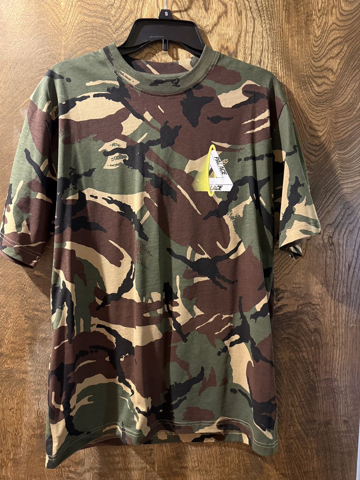Palace Palace camo tee Size US M / EU 48-50 / 2 - 1 Thumbnail