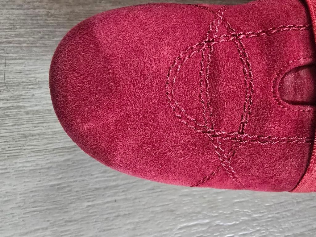 Stuart Weitzman Women's Stuart Weitzman Red Suede Sneakers Size 8.5 Size US 8.5 / IT 38.5 - 8 Thumbnail