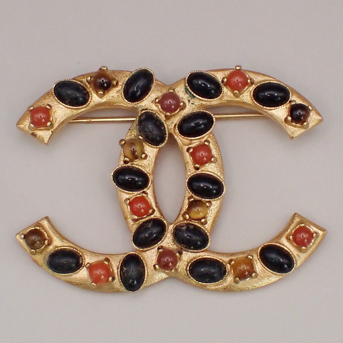 Chanel Chanel CC Logo Brooch Crystal Embellished Metal Size ONE SIZE - 1 Thumbnail