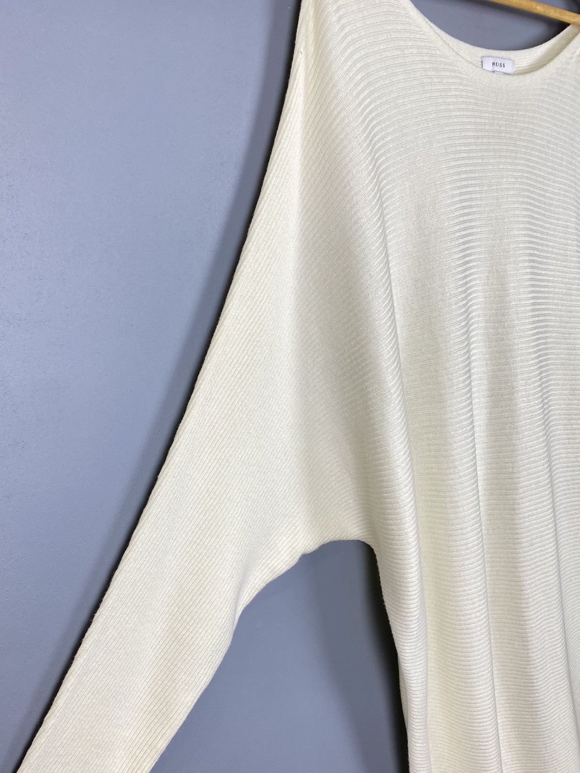Reiss Reiss OE Ilara Draped Ribbed Viscose / Cashmere Top Sweater Size L / US 10 / IT 46 - 7 Thumbnail