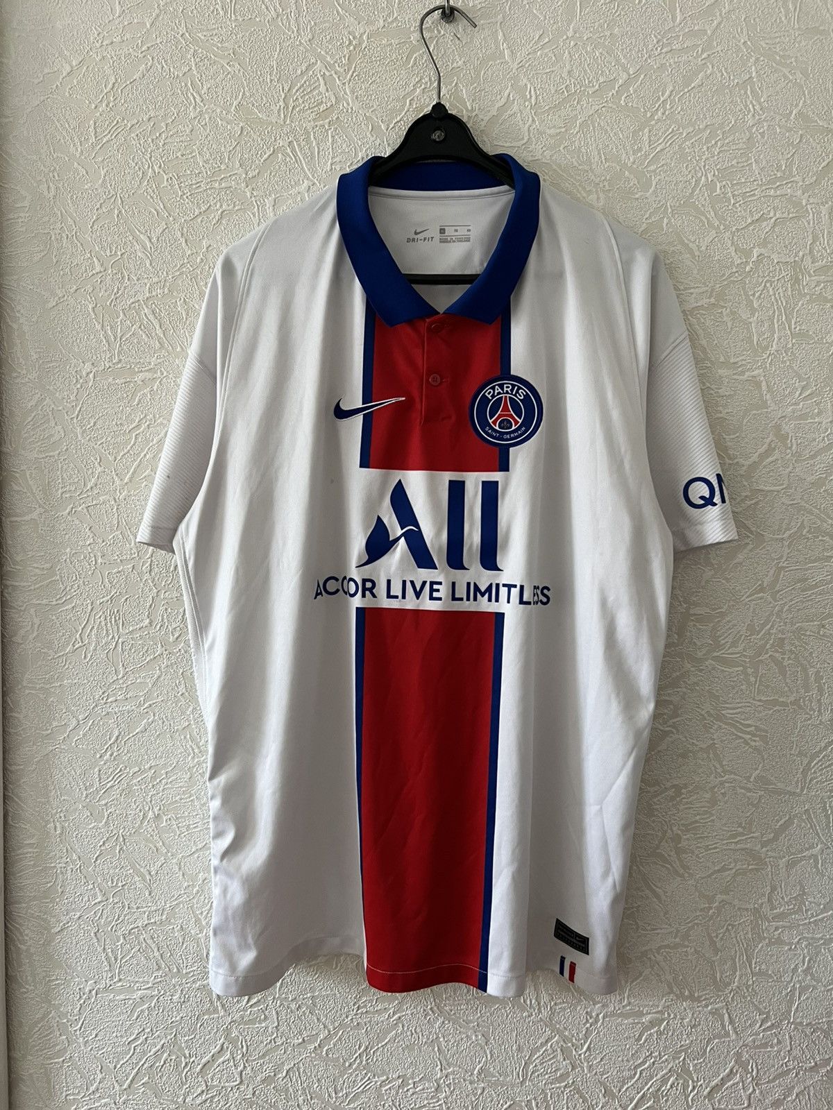 Nike Nike PSG 2020/2021 Away Jersey Football shirt streetwear Size US XL / EU 56 / 4 - 1 Thumbnail