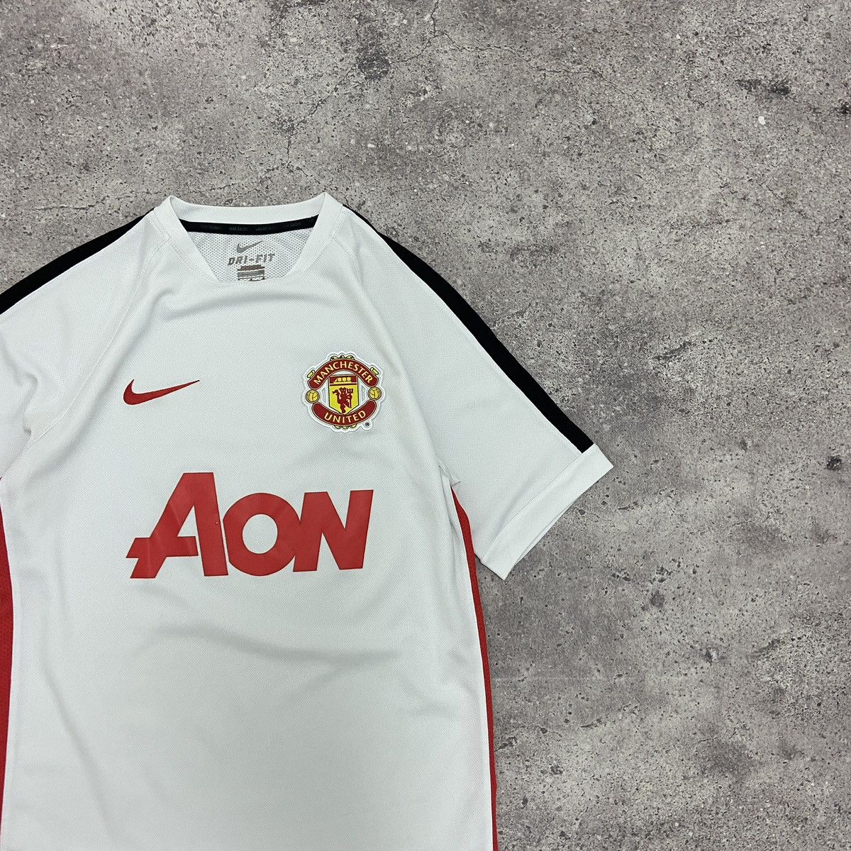 Vintage Vintage 00s Manchester United Training jersey white nike y2k Size US M / EU 48-50 / 2 - 3 Thumbnail