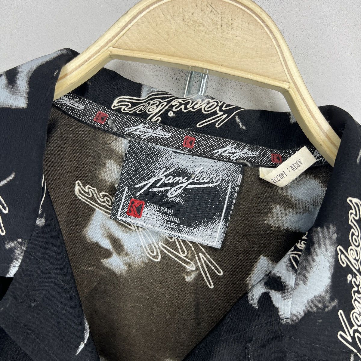 Karl Kani × Vintage Vintage 90s Karl Kani all over print hype streetwear shirt Size US M / EU 48-50 / 2 - 4 Thumbnail