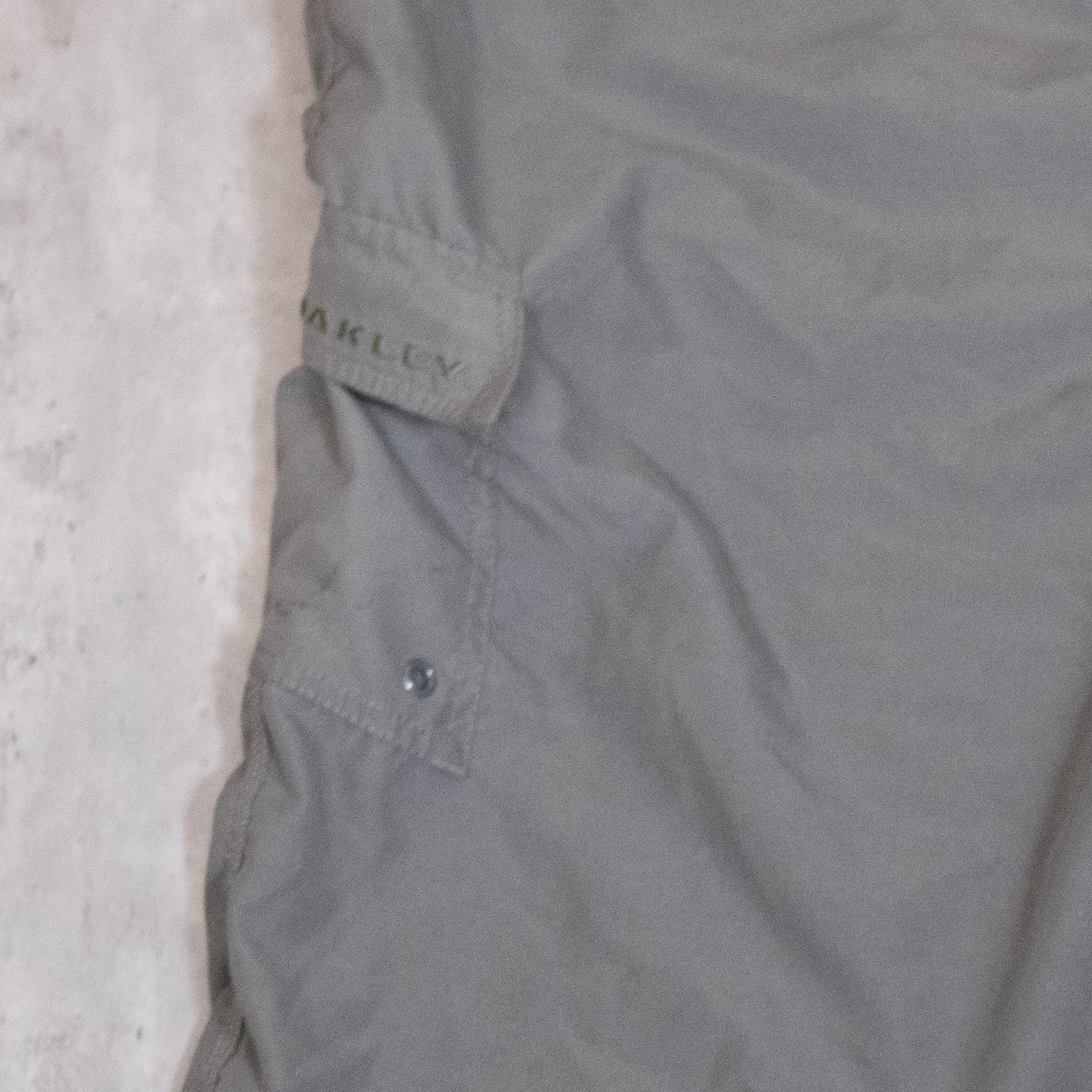 Vintage VTG Y2K 2000's Oakley Crazy Baggy Cargo Grey Water Shorts Size US 40 / EU 56 - 9 Thumbnail