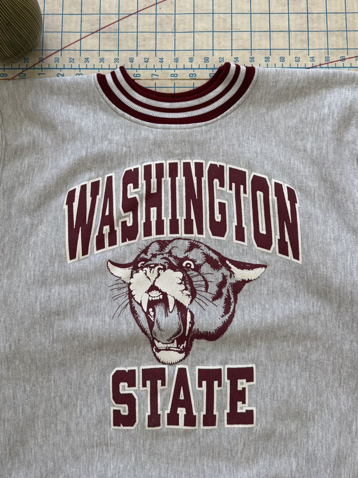 NCAA Vintage Washington Cougars Reverse Weave Style Ringer Crew Size US XL / EU 56 / 4 - 3 Thumbnail