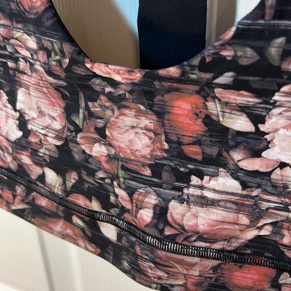 Lululemon Size 4 Lululemon Break Free Peony Racerback bra Size ONE SIZE - 2 Thumbnail