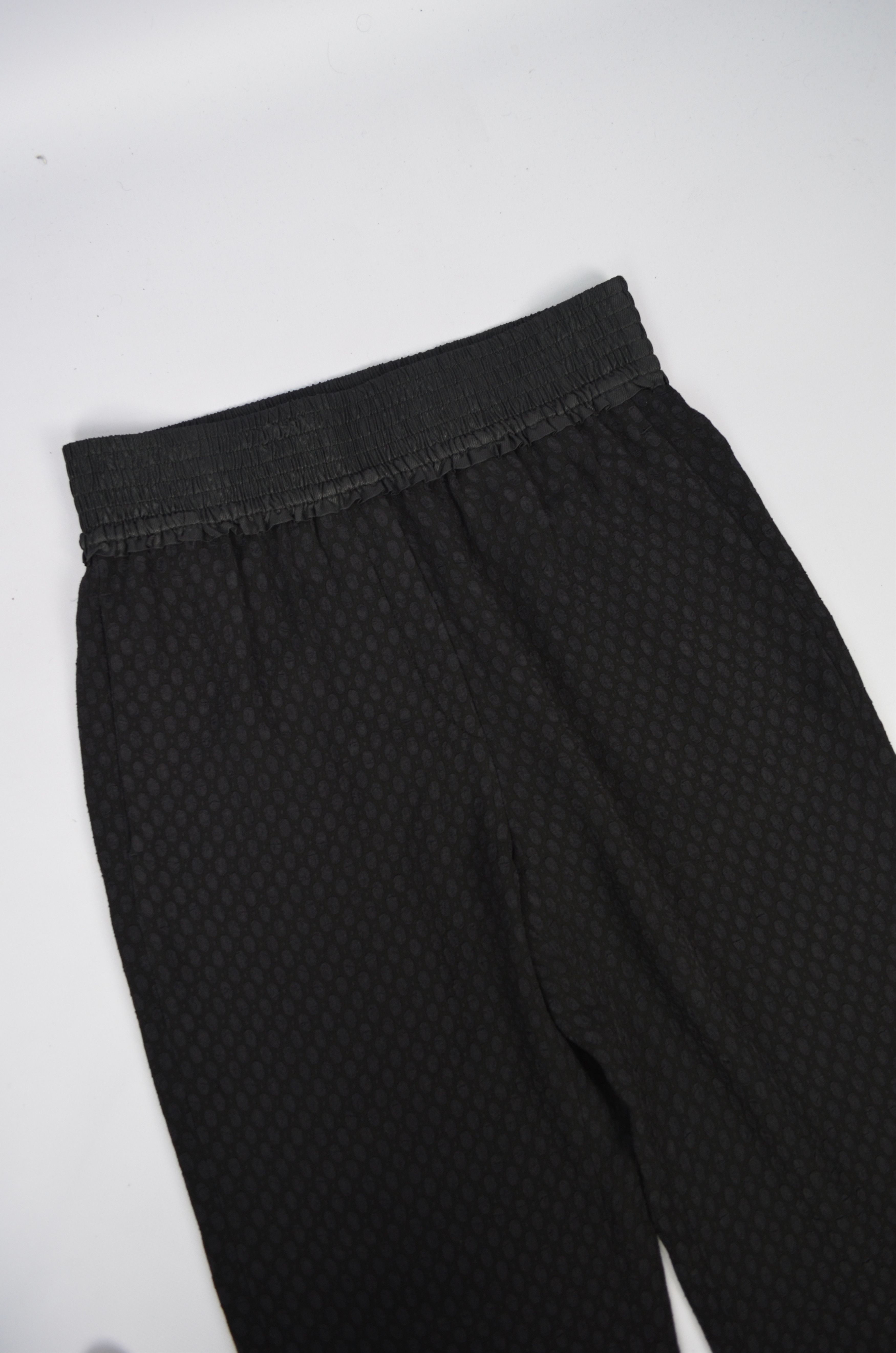 Sandro Sandro Black Textured Print Viscose Acetate Pants Size 3 Size 30" / US 8 / IT 44 - 8 Thumbnail