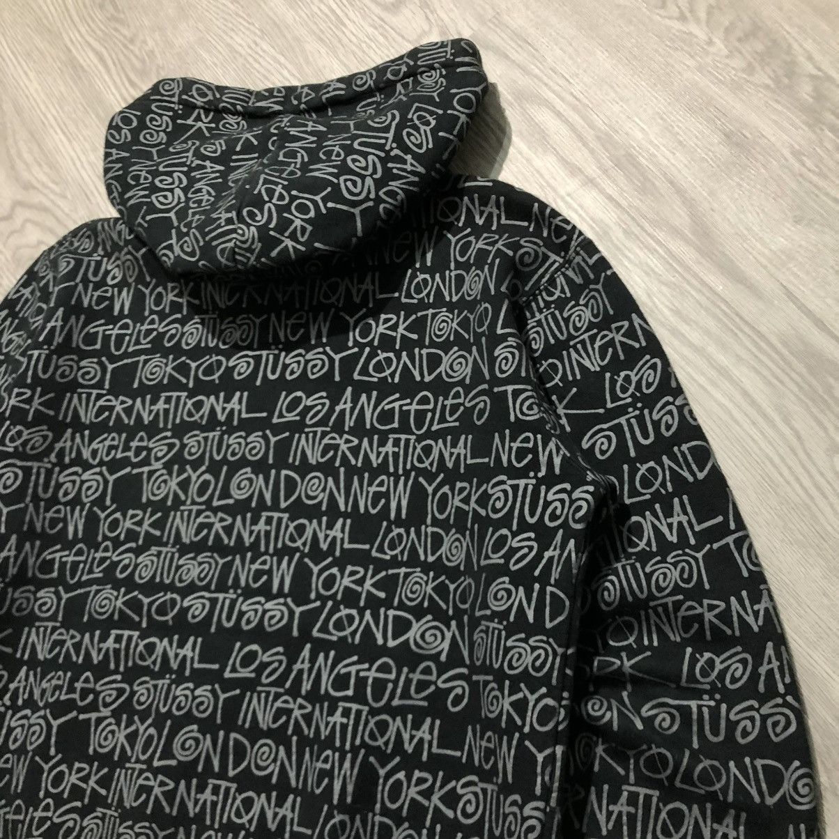 Stussy 2000s Stussy World Tour Monogram Logo Pull Over Hoodie Black Size US L / EU 52-54 / 3 - 10 Thumbnail