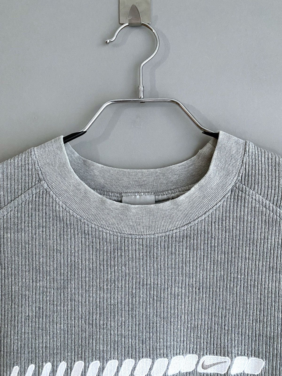 Nike × Vintage Nike Y2K Vintage Men's Grey Sweatshirts, Size L Size US L / EU 52-54 / 3 - 7 Thumbnail