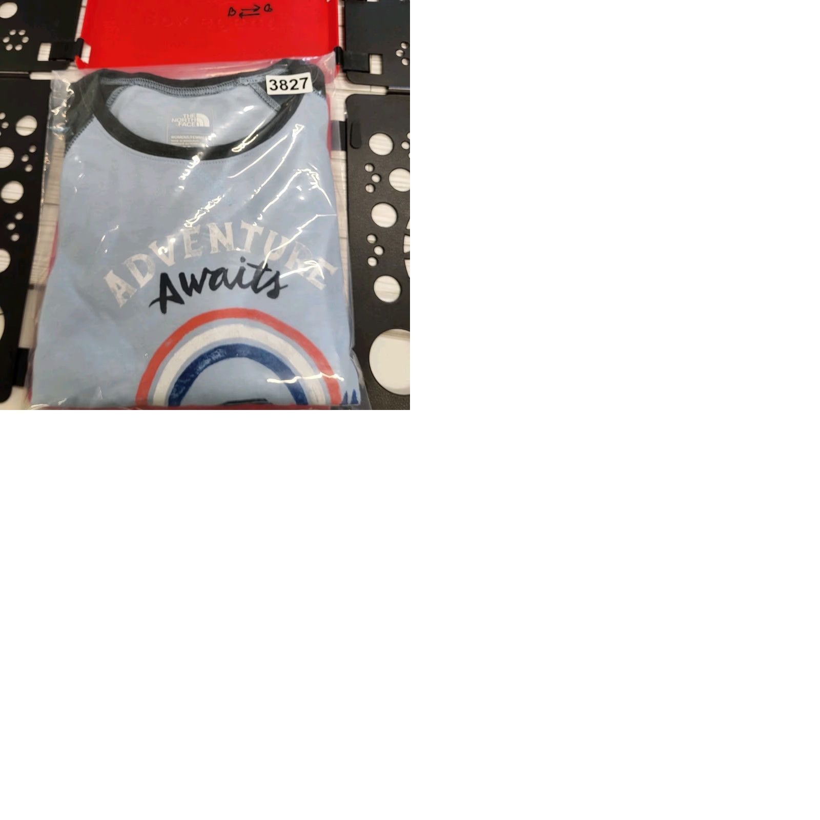 The North Face The North Face T-Shirt Women's XXL Blue Raglan "Adventure Awaits" Camper Shirt Womens Regular Size 2XL Blue Raglan Sleeve, Outdoor, Casual Size XXL / US 16-18 / IT 52-54 - 9 Thumbnail