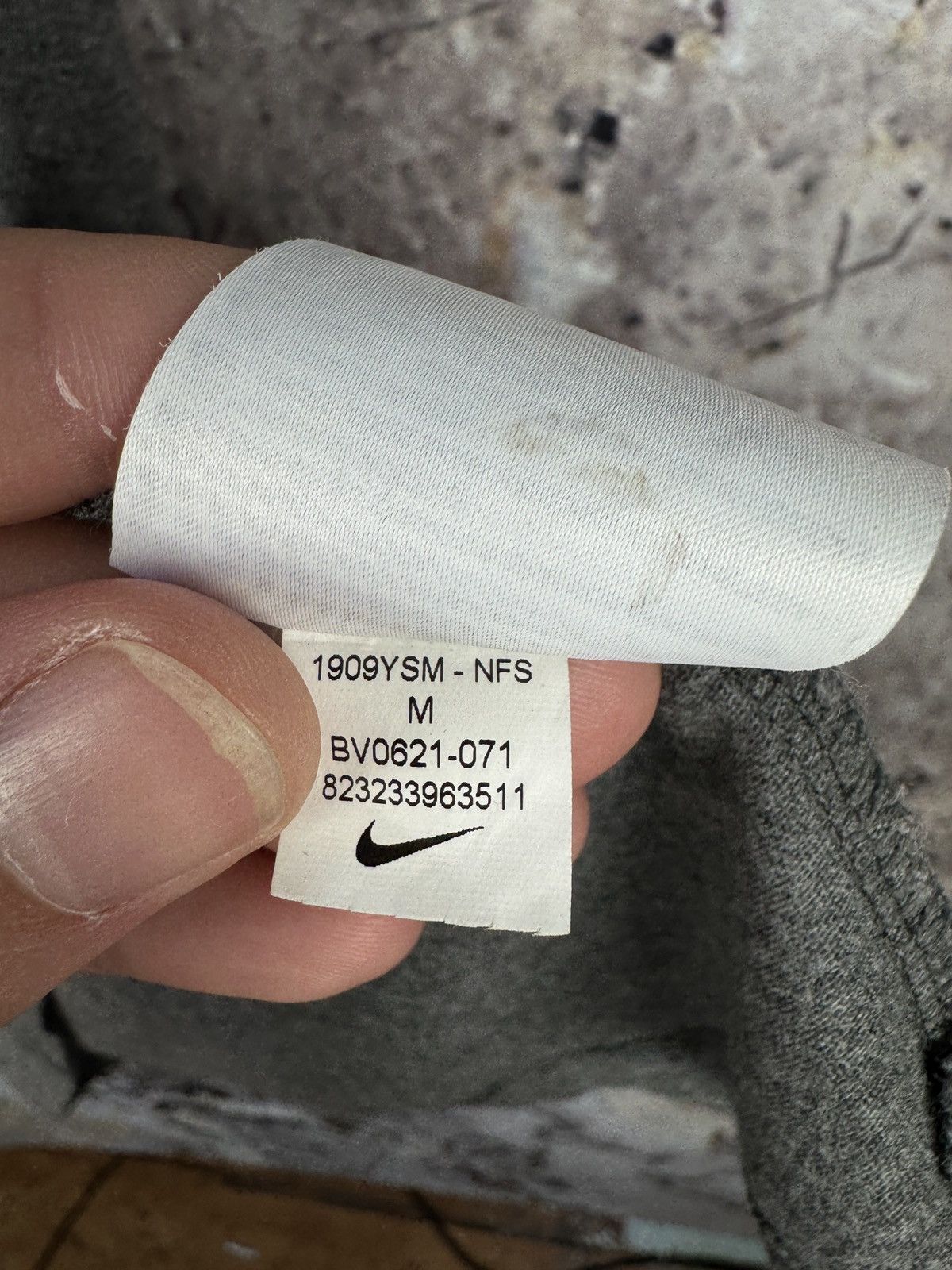 Nike Men’s Nike Swoosh T-Shirt Gray Red Streetwear Size Medium Size US M / EU 48-50 / 2 - 9 Thumbnail
