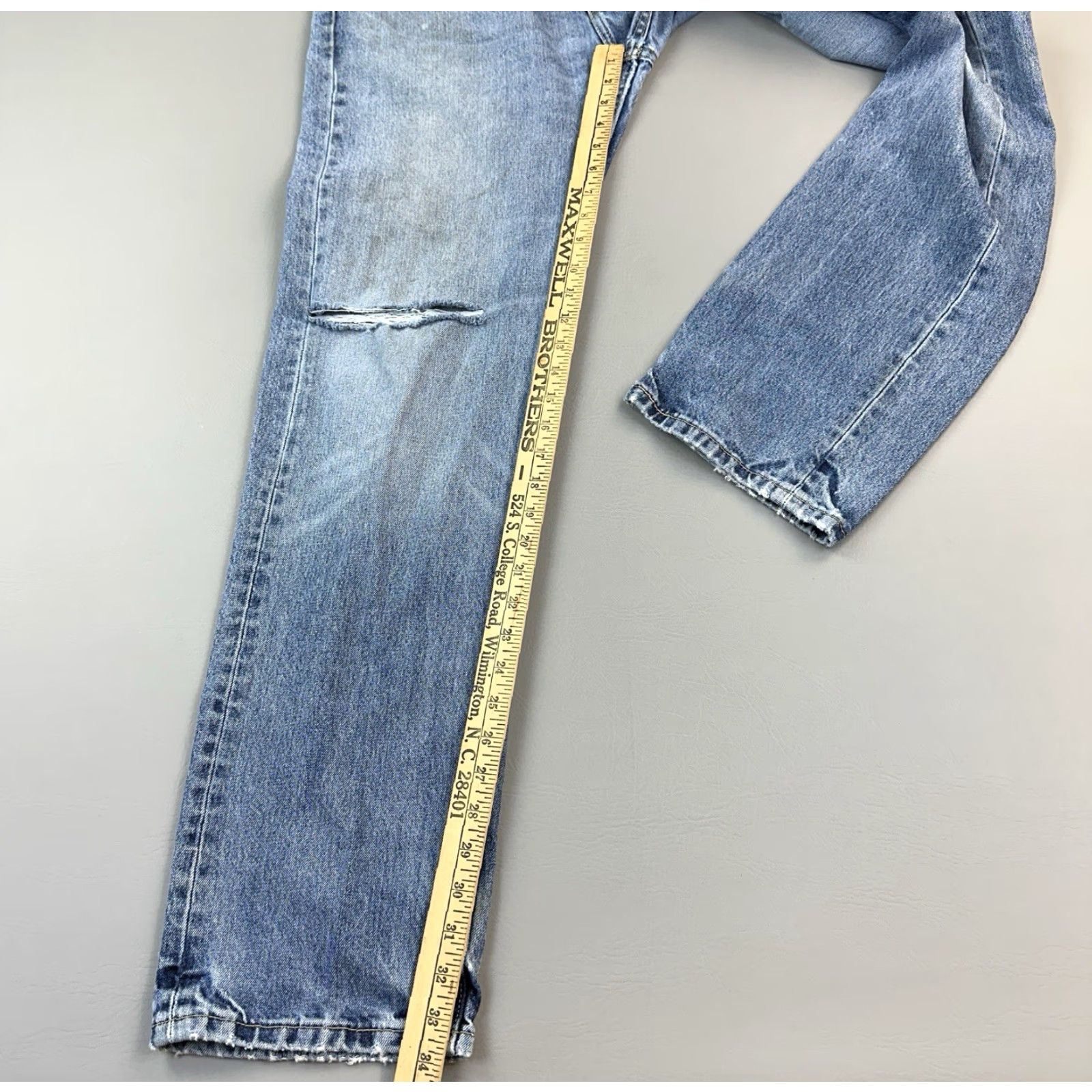 Levi's Levis 505 Jeans Mens 36x34 Blue Light Wash Regular Fit Straight Distressed Work Jeans Size US 36 / EU 52 - 4 Thumbnail