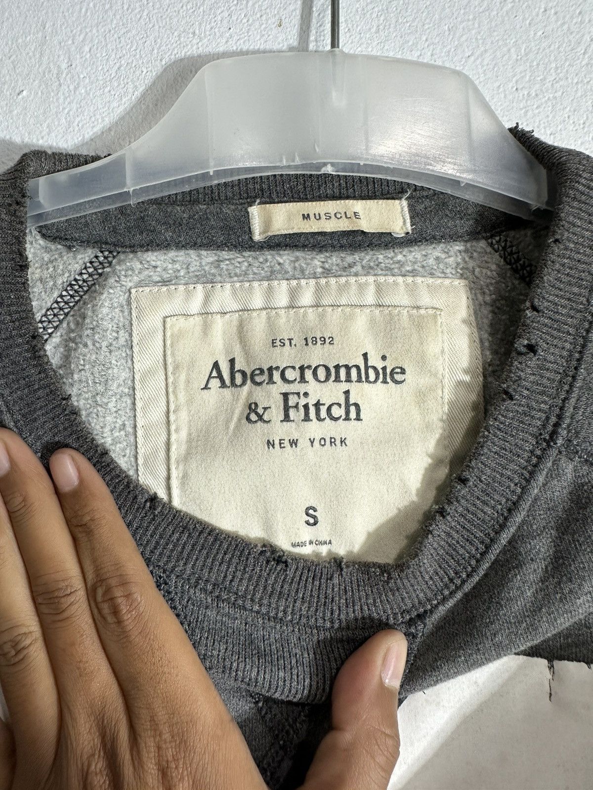 Le Grande Bleu (L.G.B.) VINTAGE DISTRESSED ABERCROMBIE KAPITAL STYLE 48 SWEATSHIRT Size US M / EU 48-50 / 2 - 6 Thumbnail