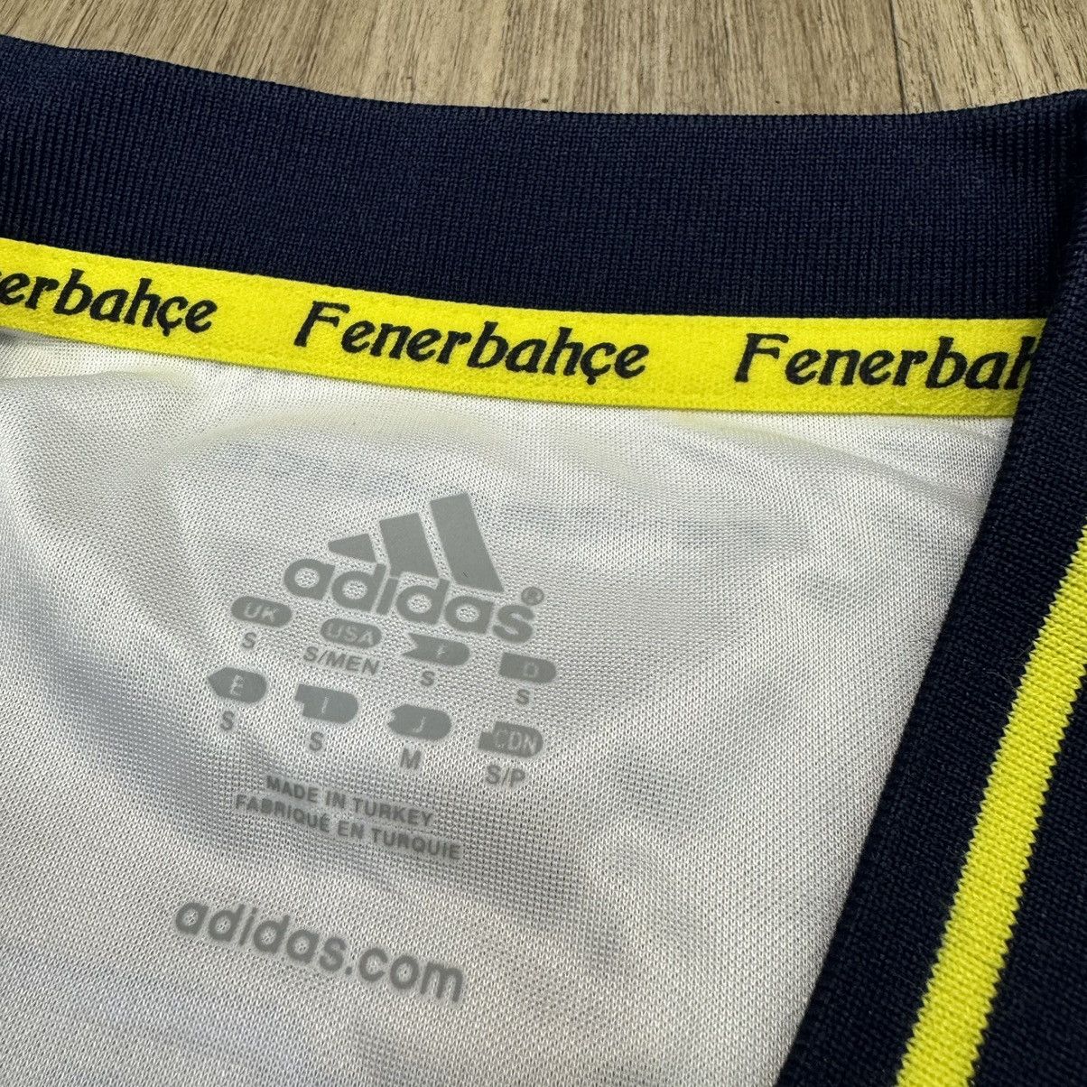 Adidas Fenerbahce 13/14 away shirt (bnwt) Size US S / EU 44-46 / 1 - 8 Thumbnail